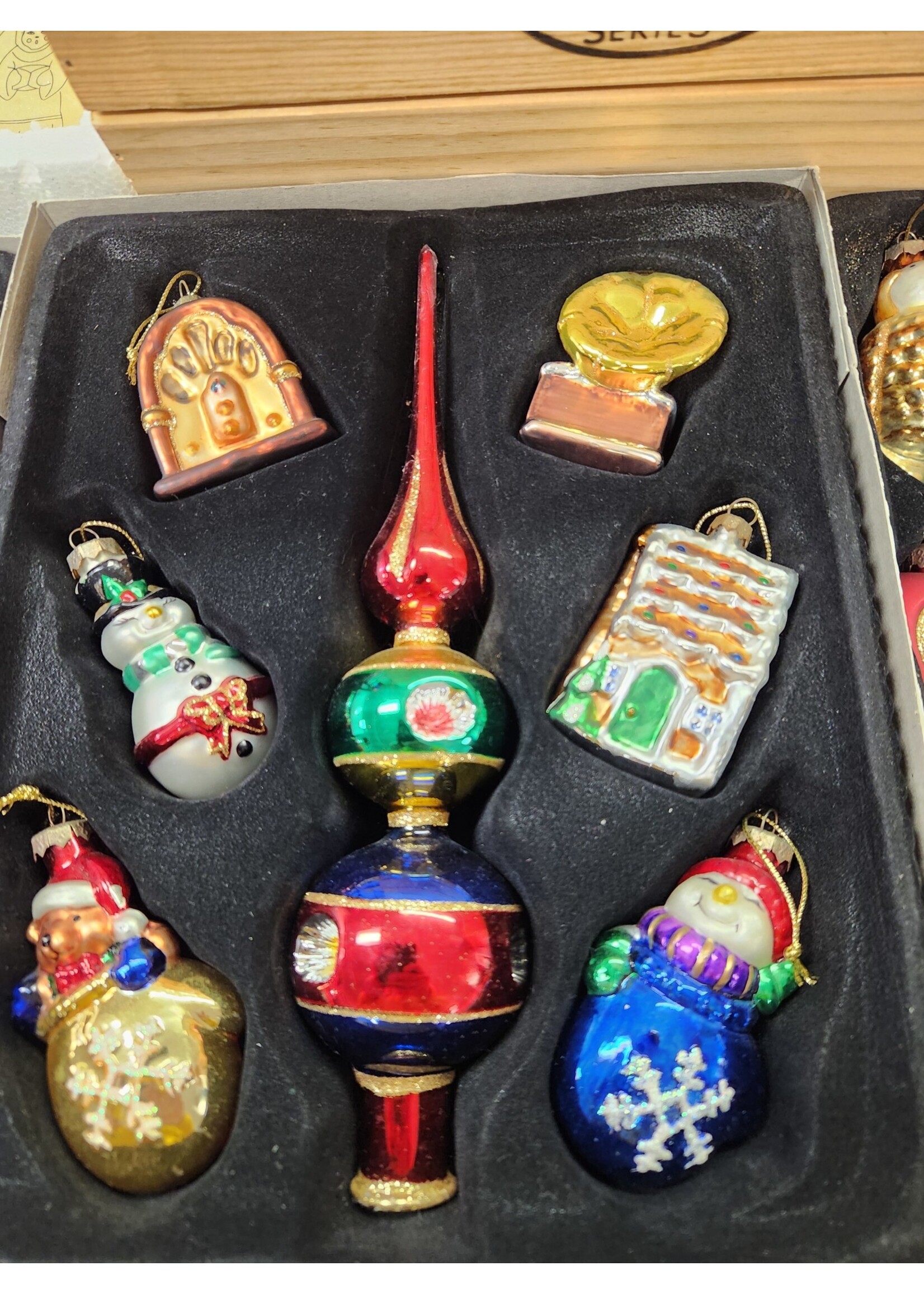 *Missing 2 Thomas Pacconi Museum Series 31 Glass Christmas Ornaments Finial Topper