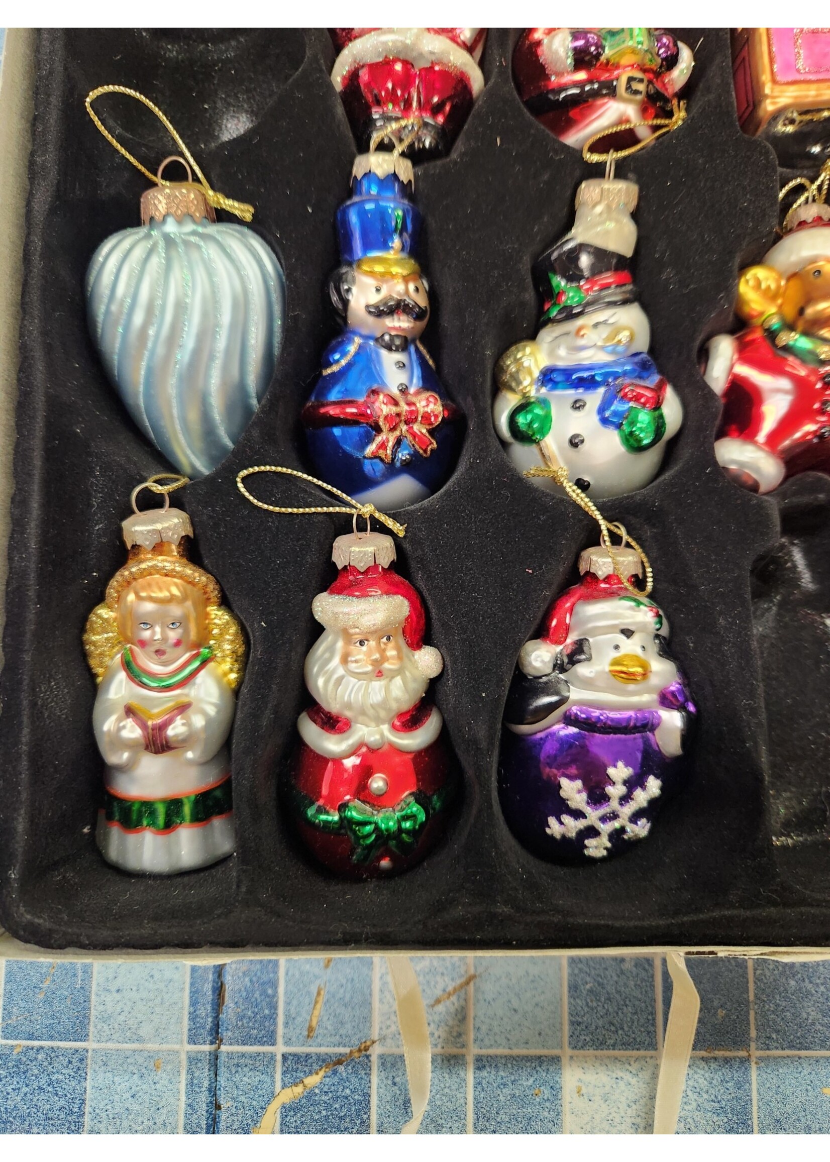 *Missing 2 Thomas Pacconi Museum Series 31 Glass Christmas Ornaments Finial Topper