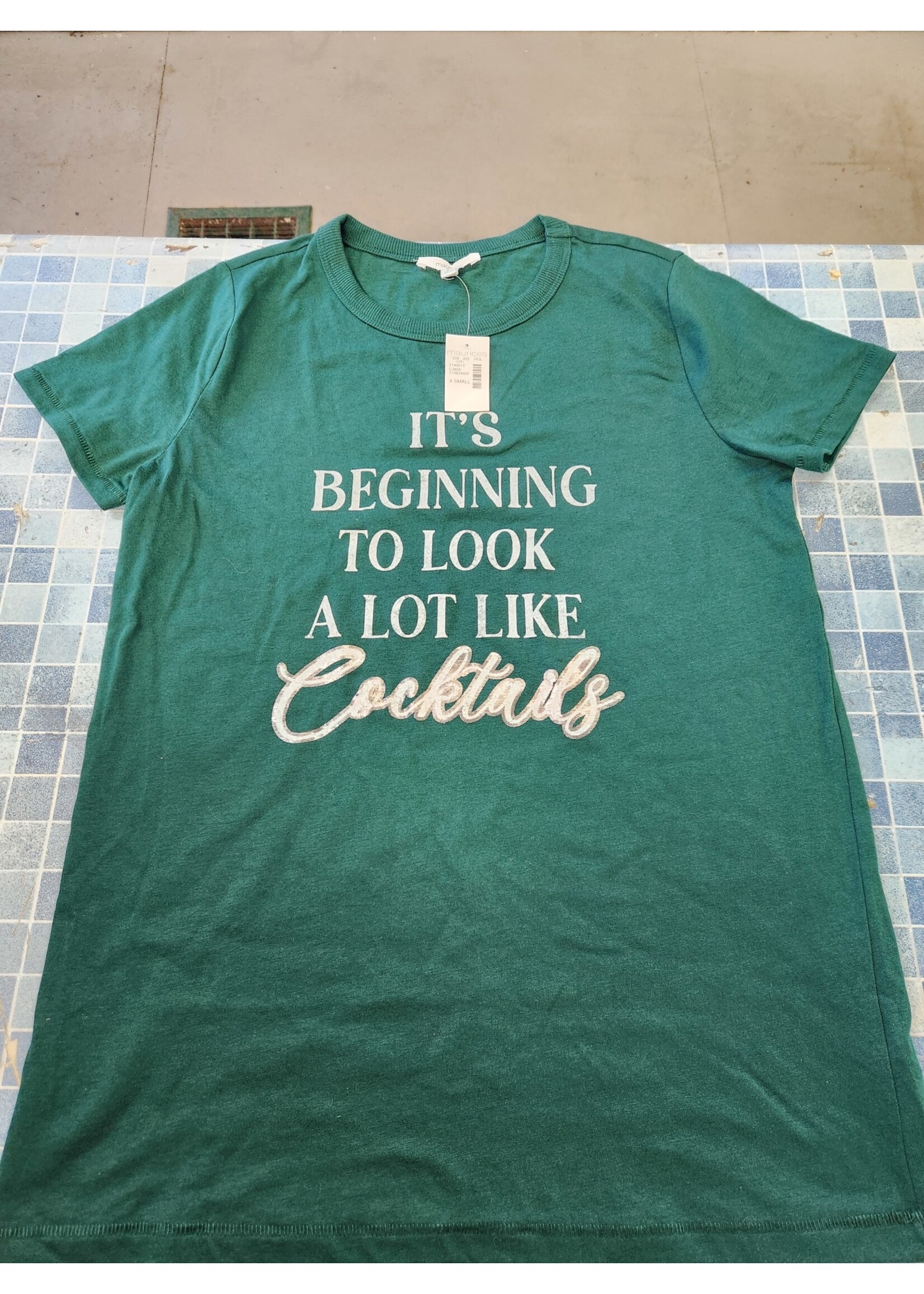 Maurices It's Beginning To Look A Lot Like Cocktails XS Short Sleeve Christmas Shirt