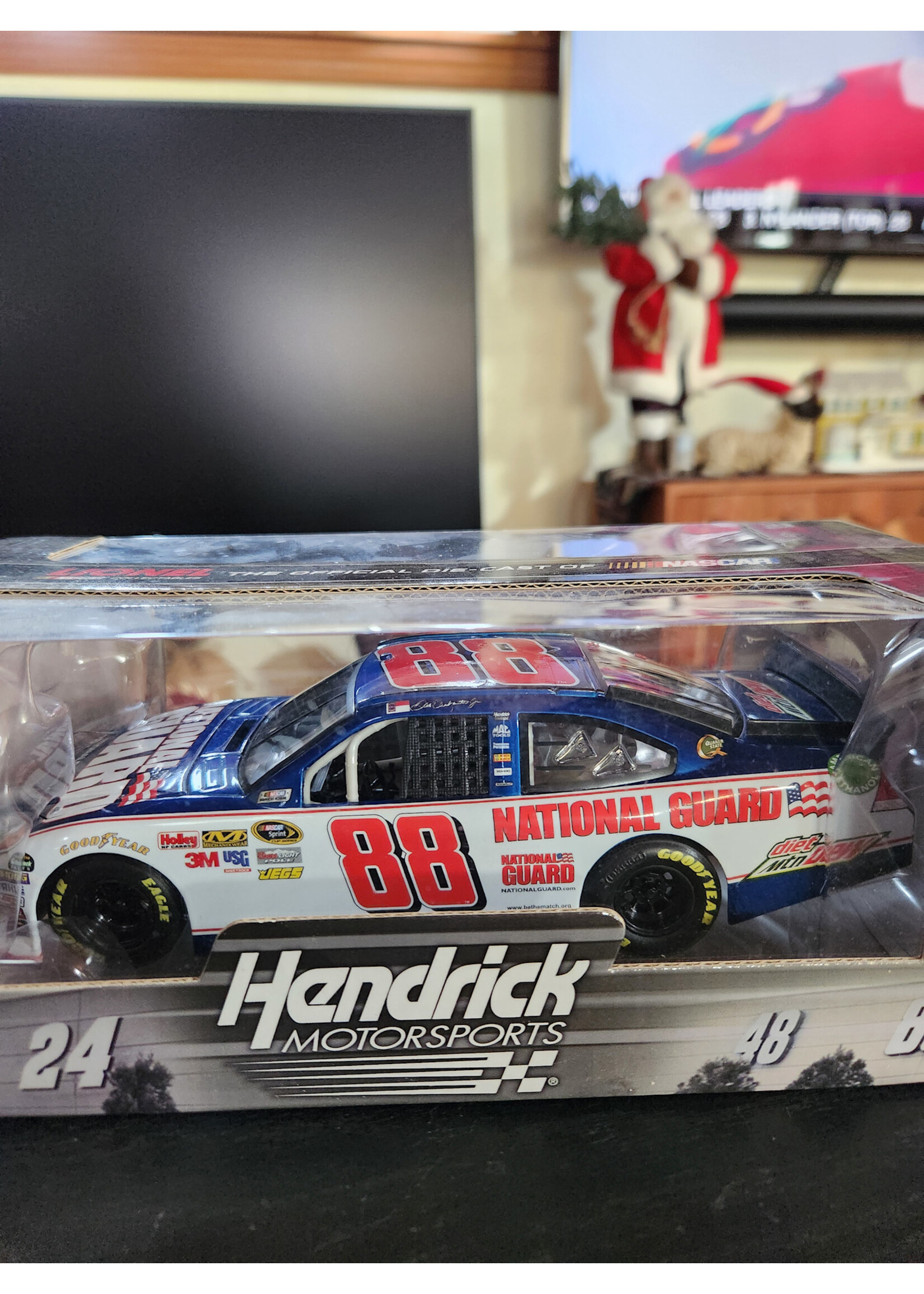 DALE EARNHARDT JR. #88 National Guard 2012 Impala 1:24 Action Racing Diecast