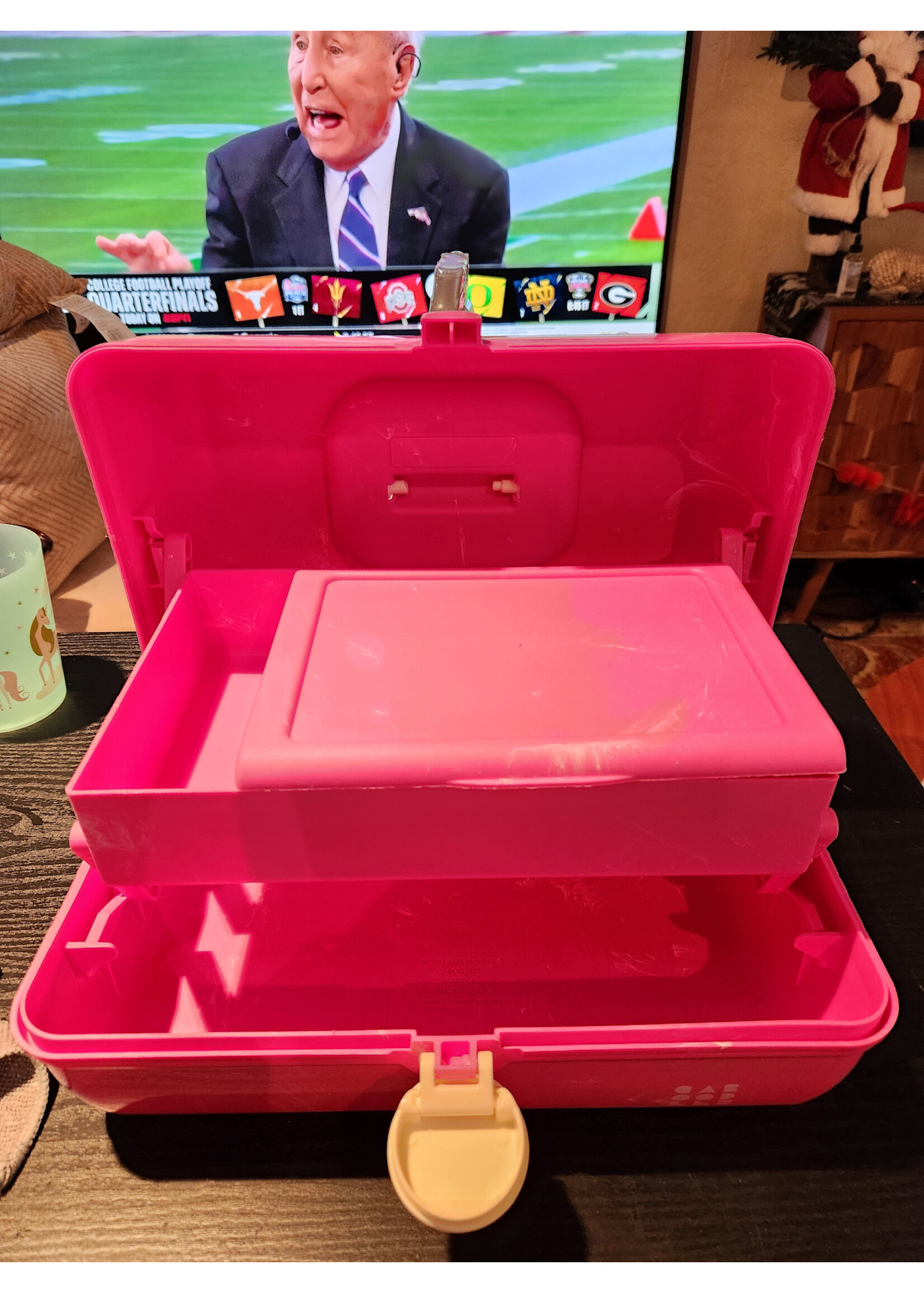 Caboodles On-The-Go Girl Retro Case Bubblegum Marble Pink Mirror 13x7.5x6 Inch