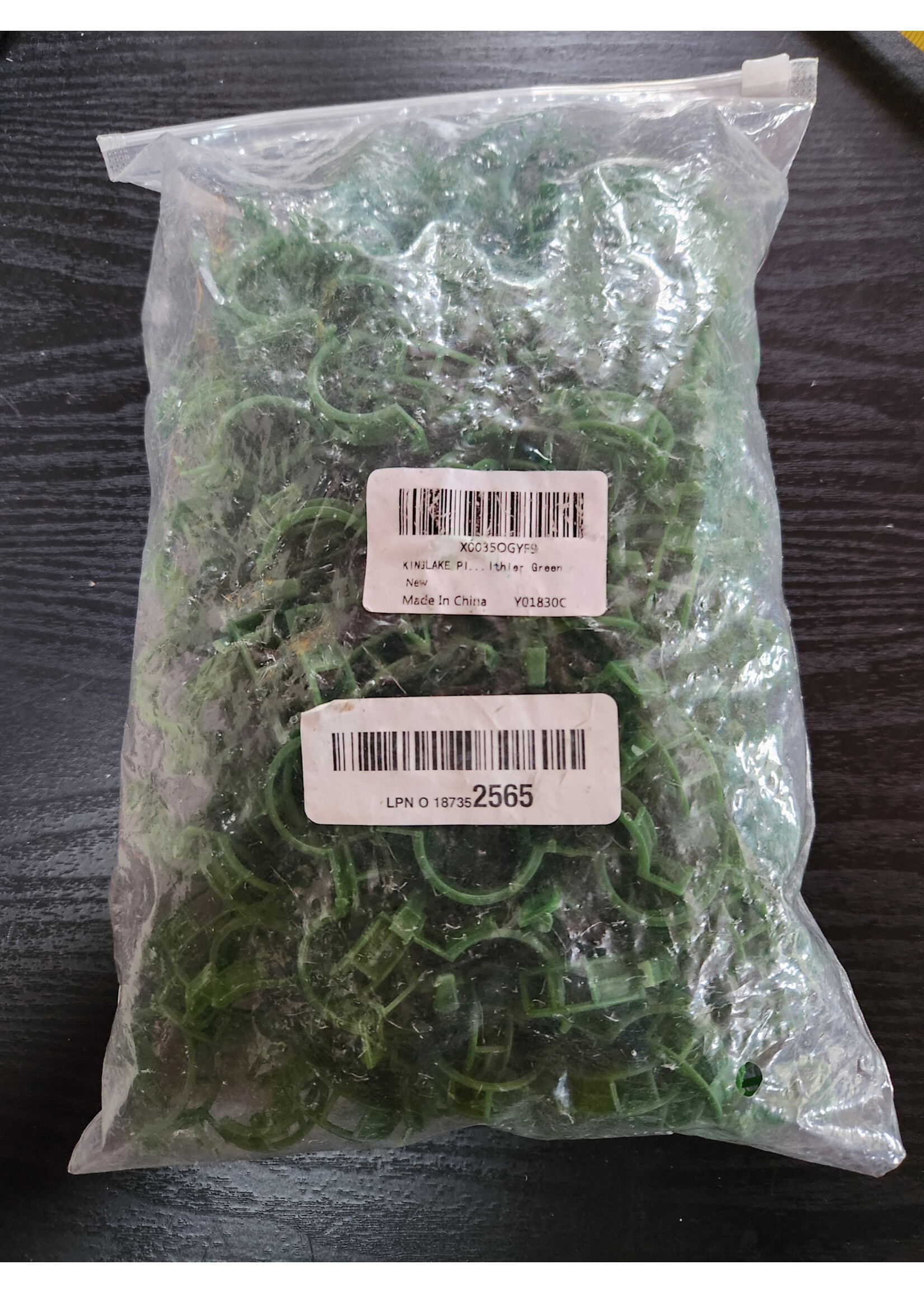 Kinglake 350 Plant Support Clips, plant fixing clips, plastic garden clips, tomato clips