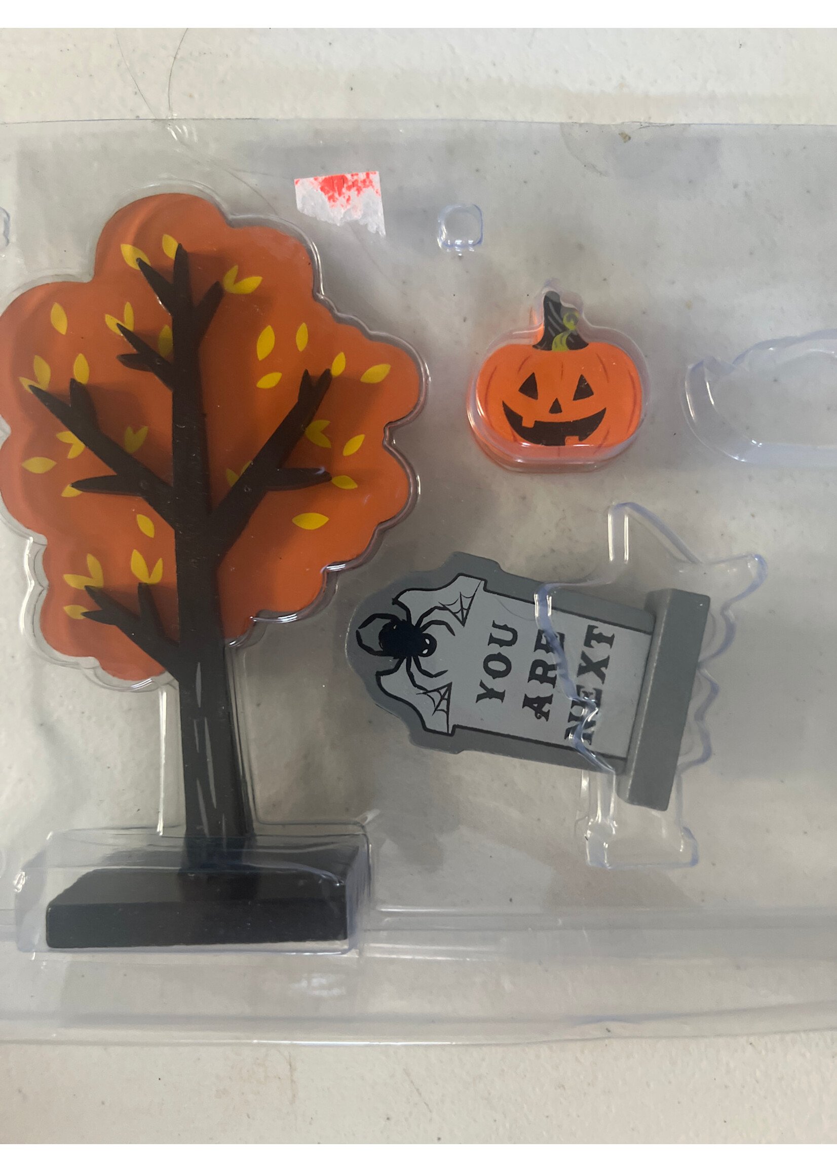 2021 Hyde & EEK! Mini Mantle Wood Shelf 3 Pc Accessory Pack Halloween Decor