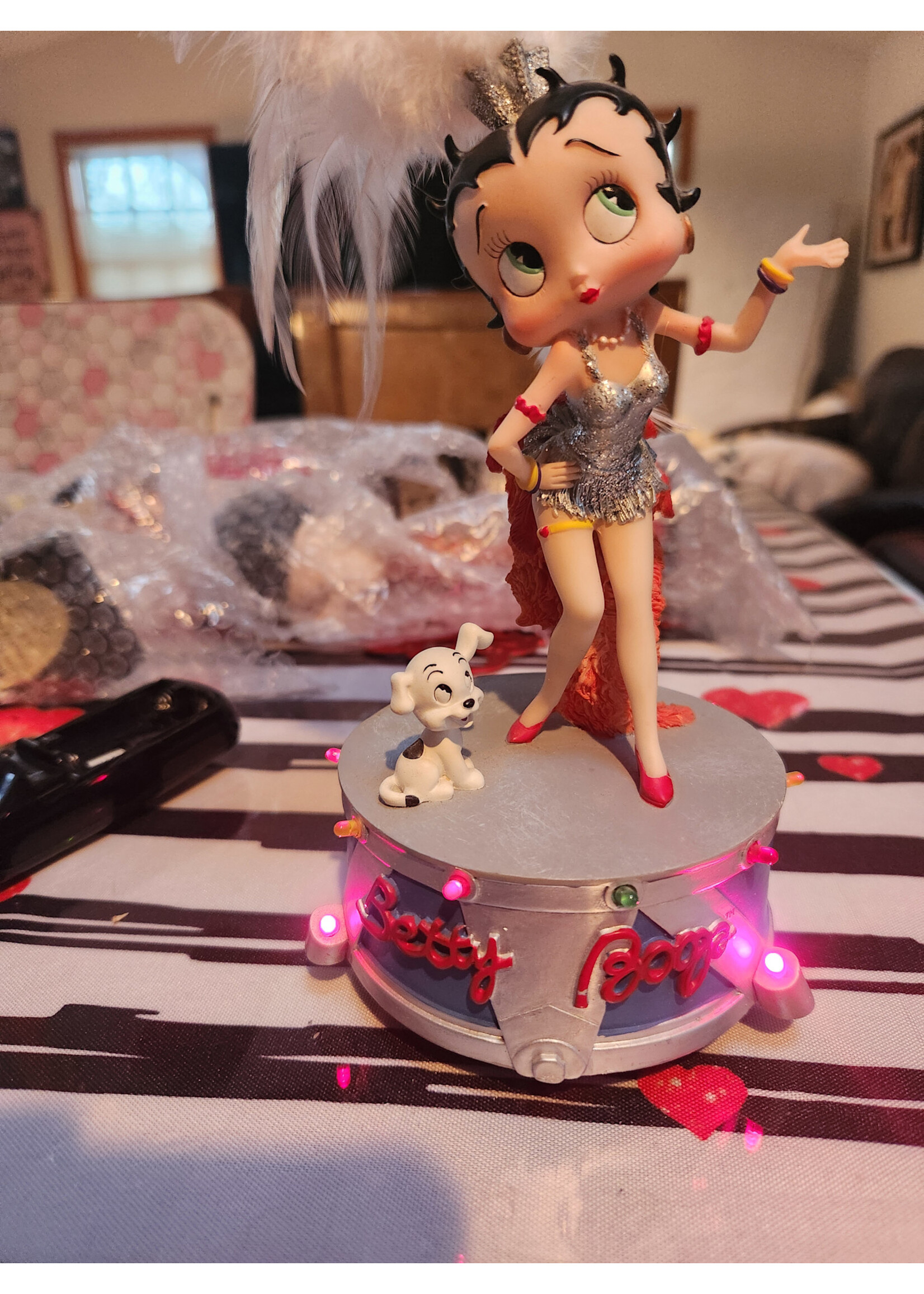 Betty Boop & Pudgy Music Box Lights Up Plays Rag Time Era Song King Fleischer