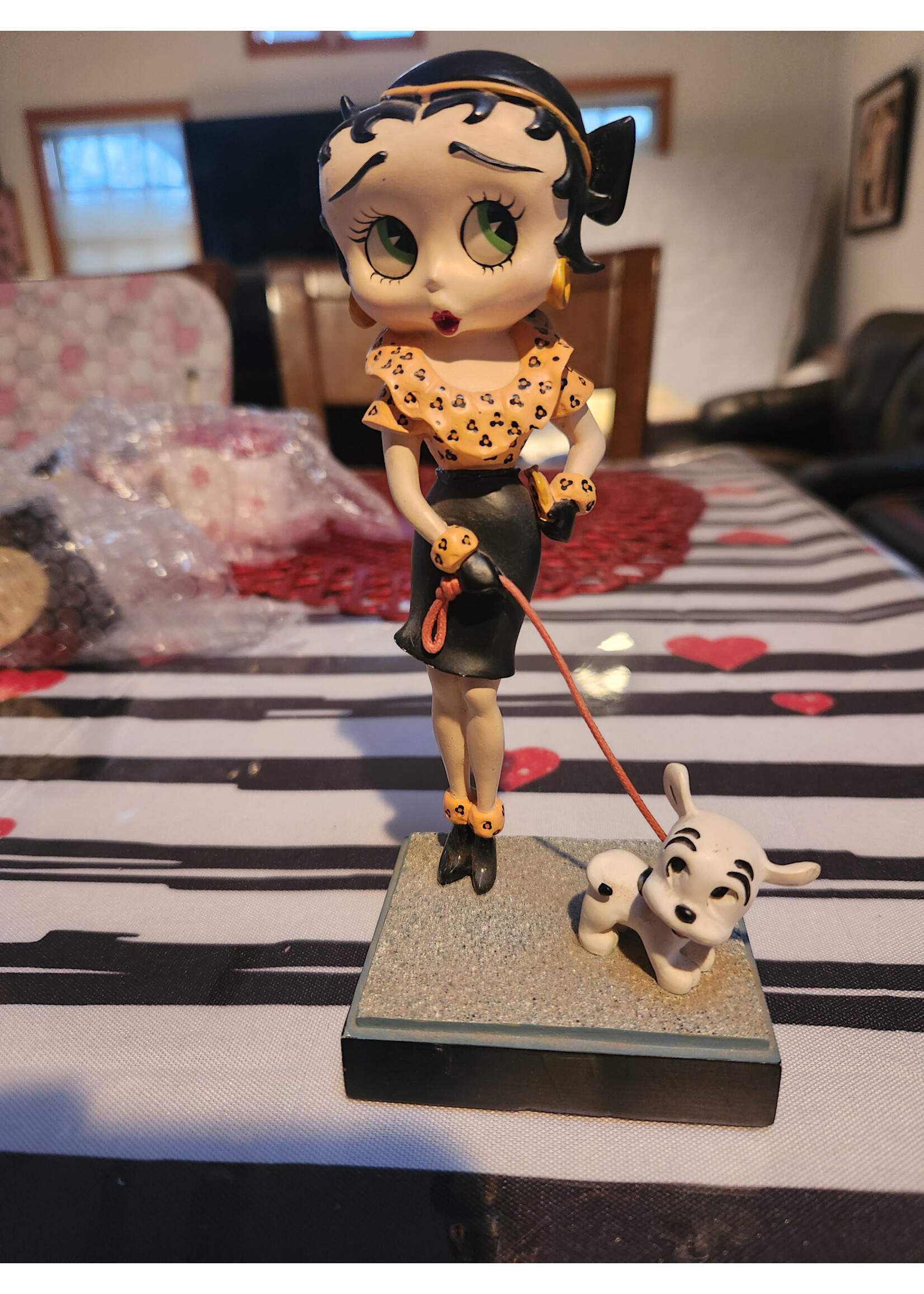 Danbury Mint Betty Boop, Out For a Stroll Figurine Pudgy