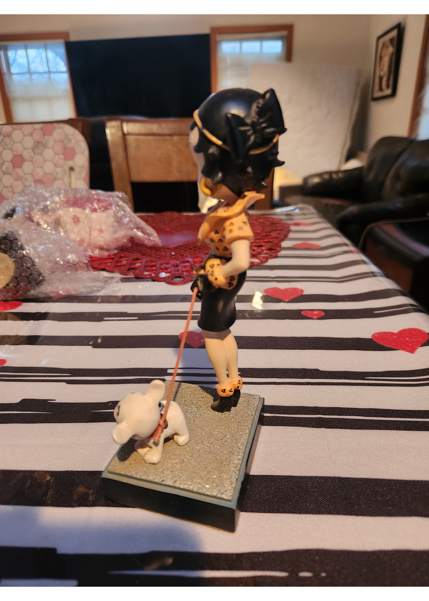 Danbury Mint Betty Boop, Out For a Stroll Figurine Pudgy