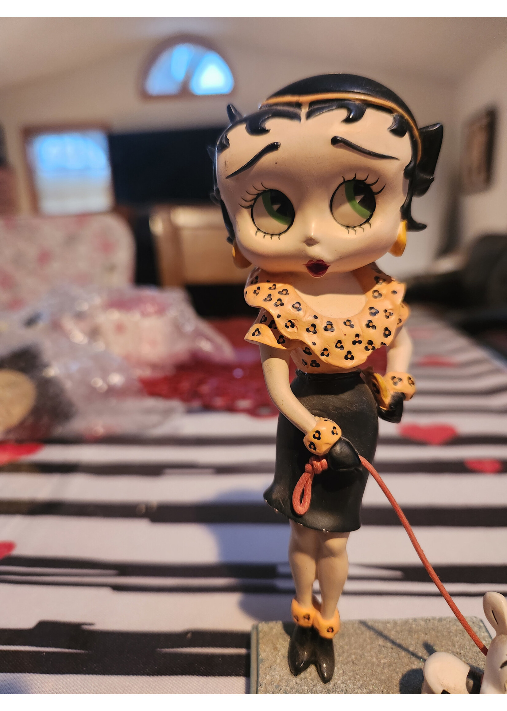 Danbury Mint Betty Boop, Out For a Stroll Figurine Pudgy