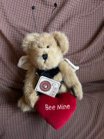 NWT- J.B. Bean the Boyds Collection “Kissa Bearhugs” Bee Mine Valentine Bear
