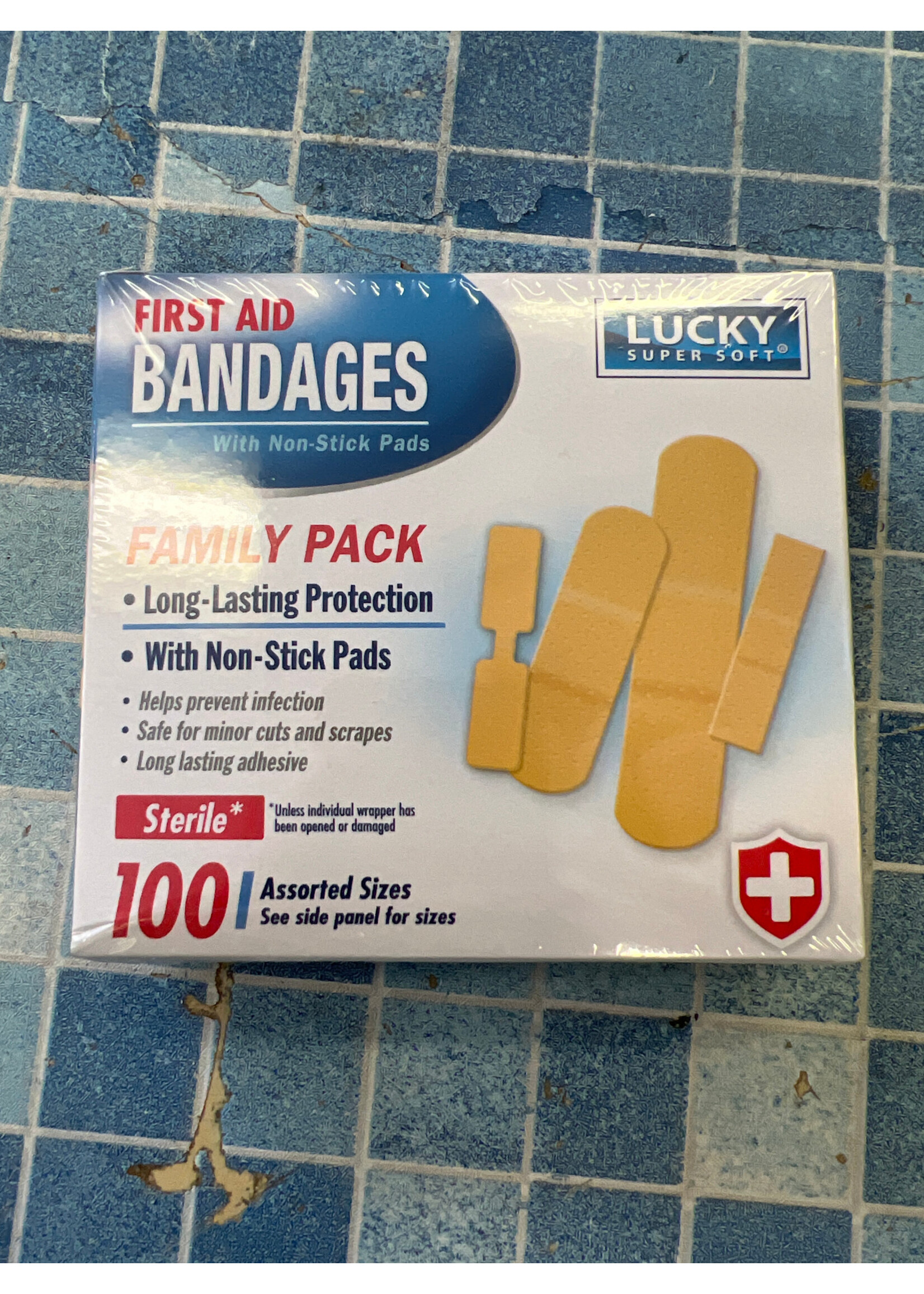 Lucky Super Soft First Aid Bandages family pack 100 assorted sizes