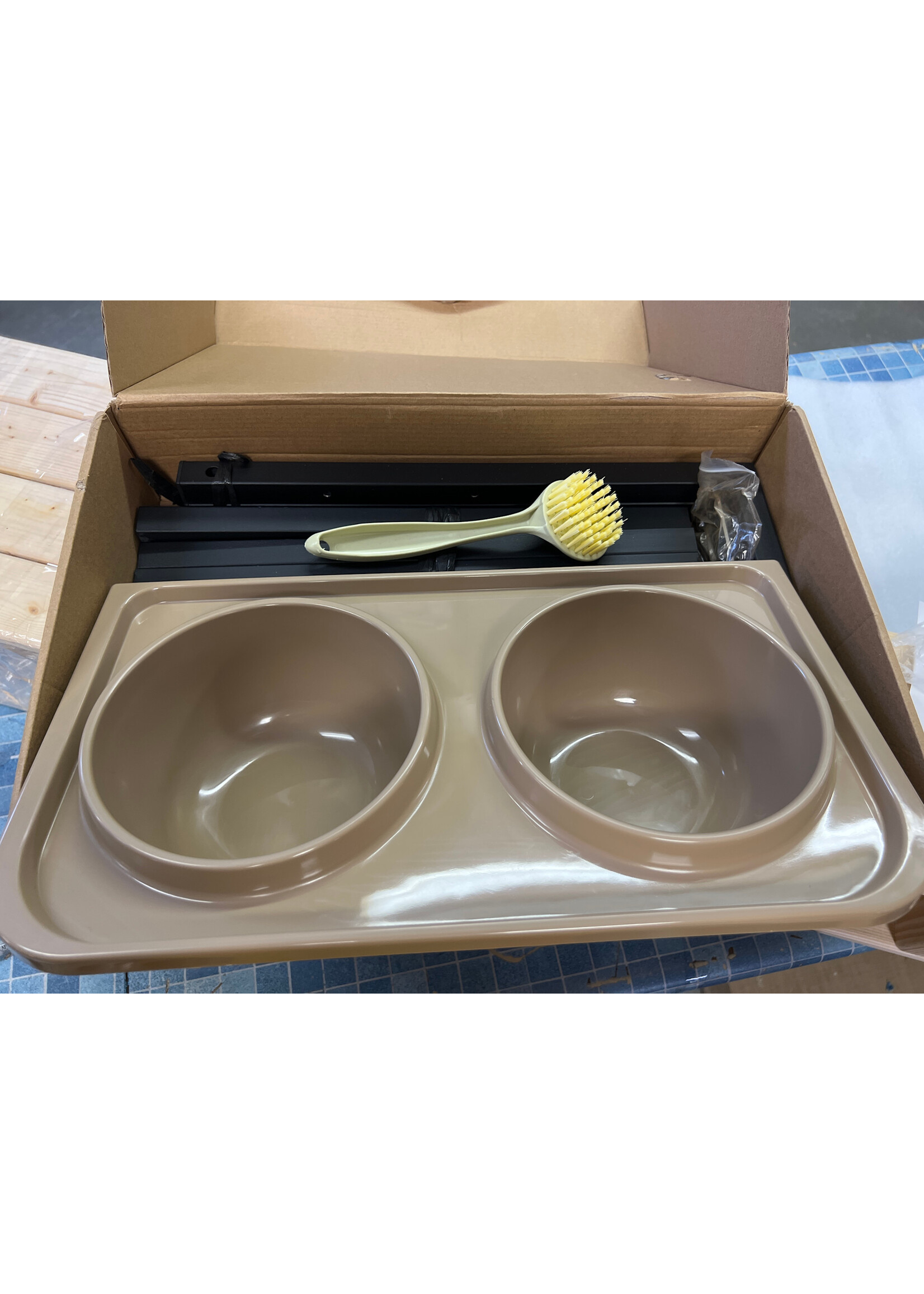 Open box - new- Mikicharm Elevated Dog Bowls for large breeds brown plastic/black metal