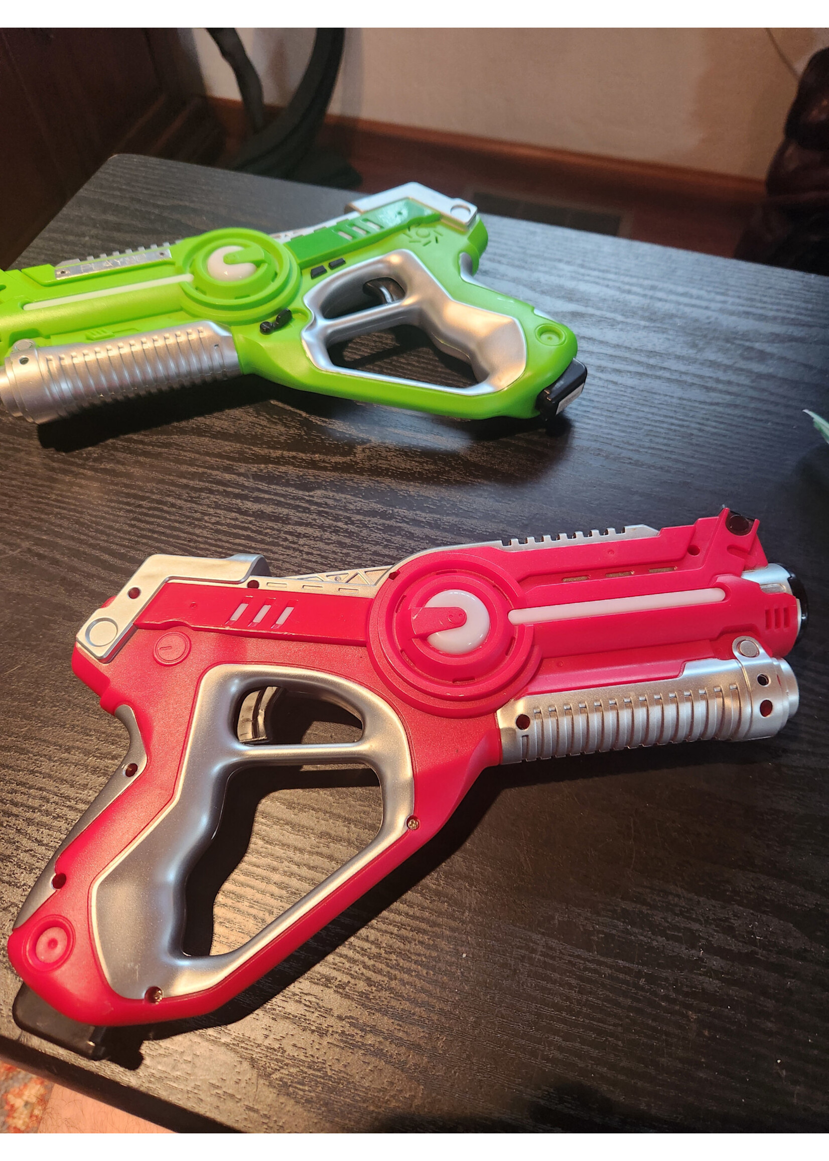 *No Vests Play22 Infrared Laser Tag  Guns, 2 guns