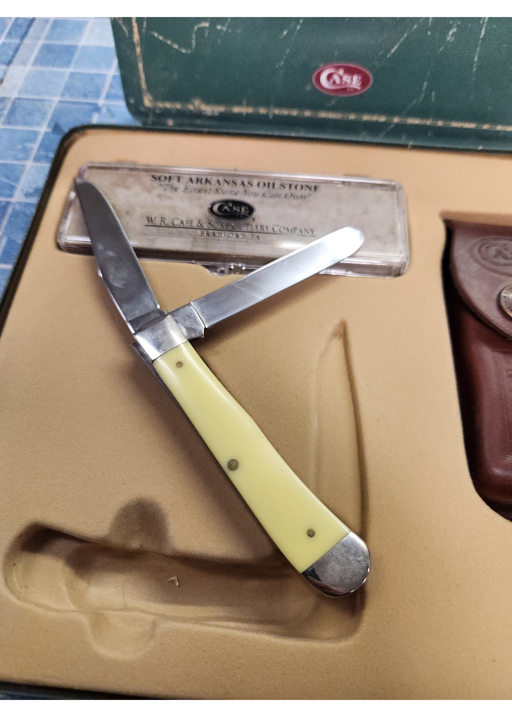 Case & Sons Pocket Knife Set Yellow Synthetic Smooth Trapper (3254 CS) 4 1/8" (Knife, Stone, Sheath)