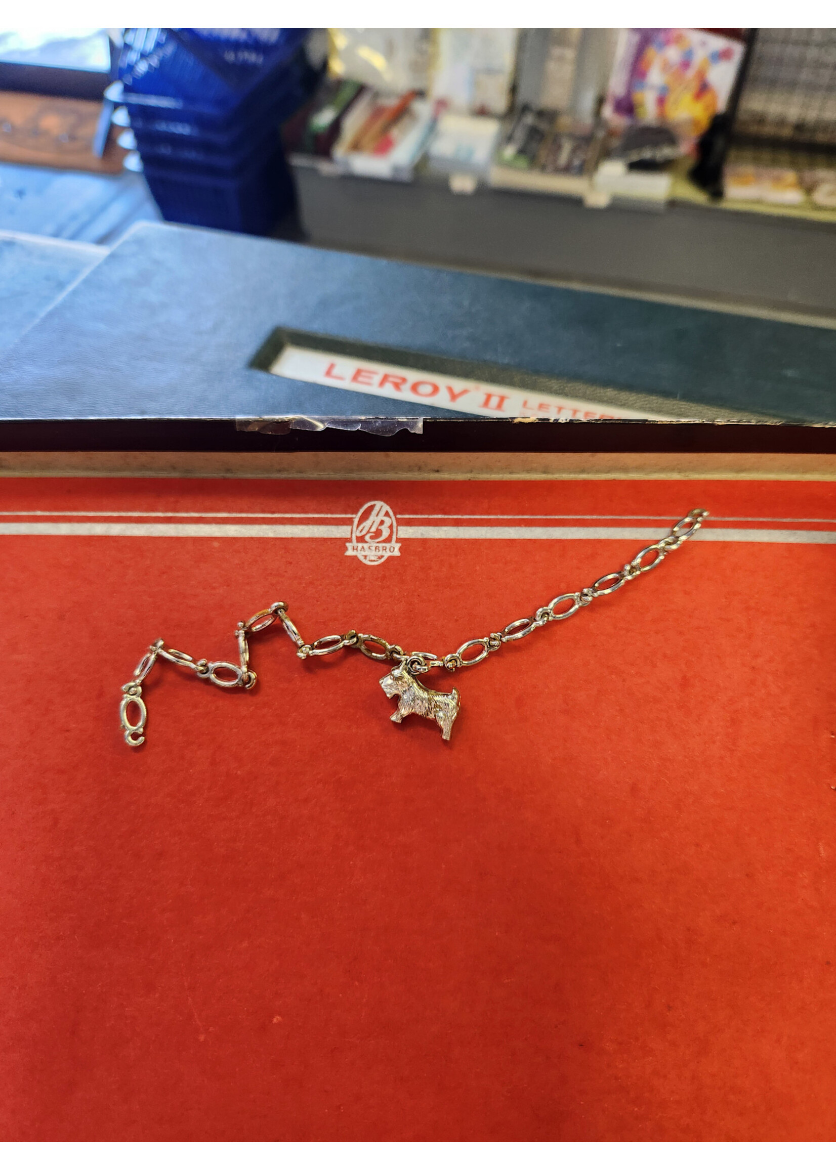 HASBRO Snap In Charms N Chains  Vintage Craft Box, Hassenfeld, Central Falls
