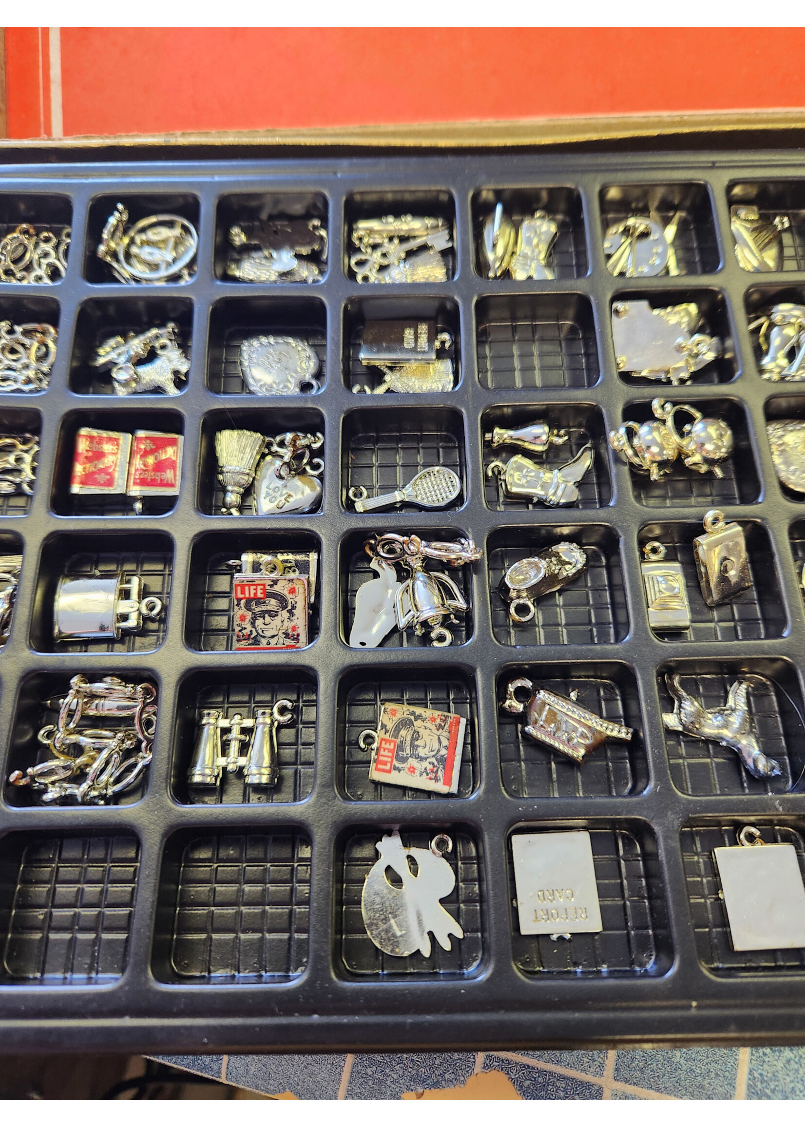 HASBRO Snap In Charms N Chains  Vintage Craft Box, Hassenfeld, Central Falls