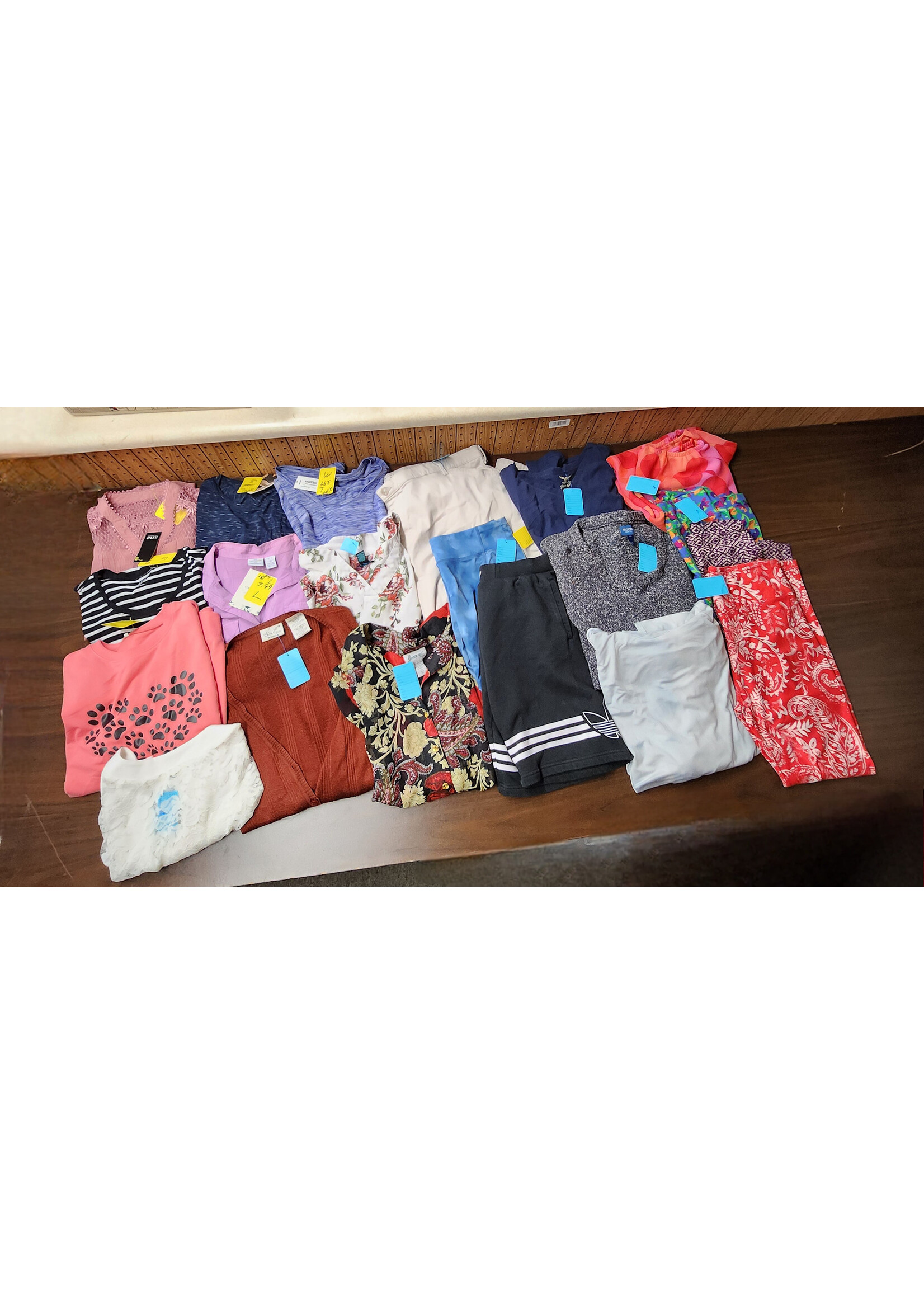 Mega Mystery Thrift Clothing Box (Pick Size) – 20 Pieces