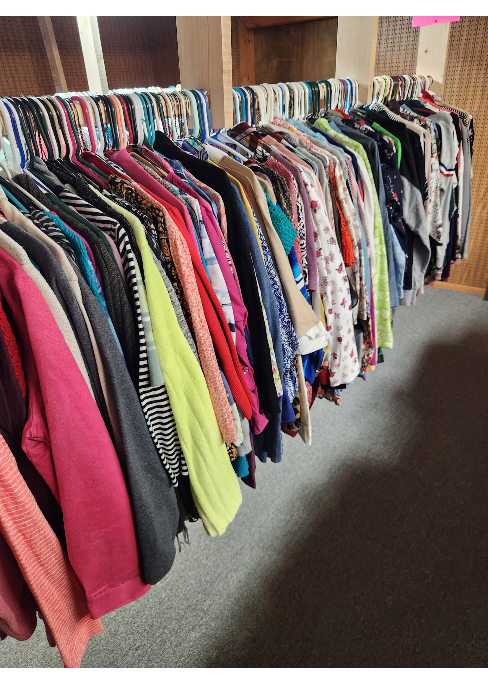 LIMITED TIME! Thrift Clothing - You Pick 15