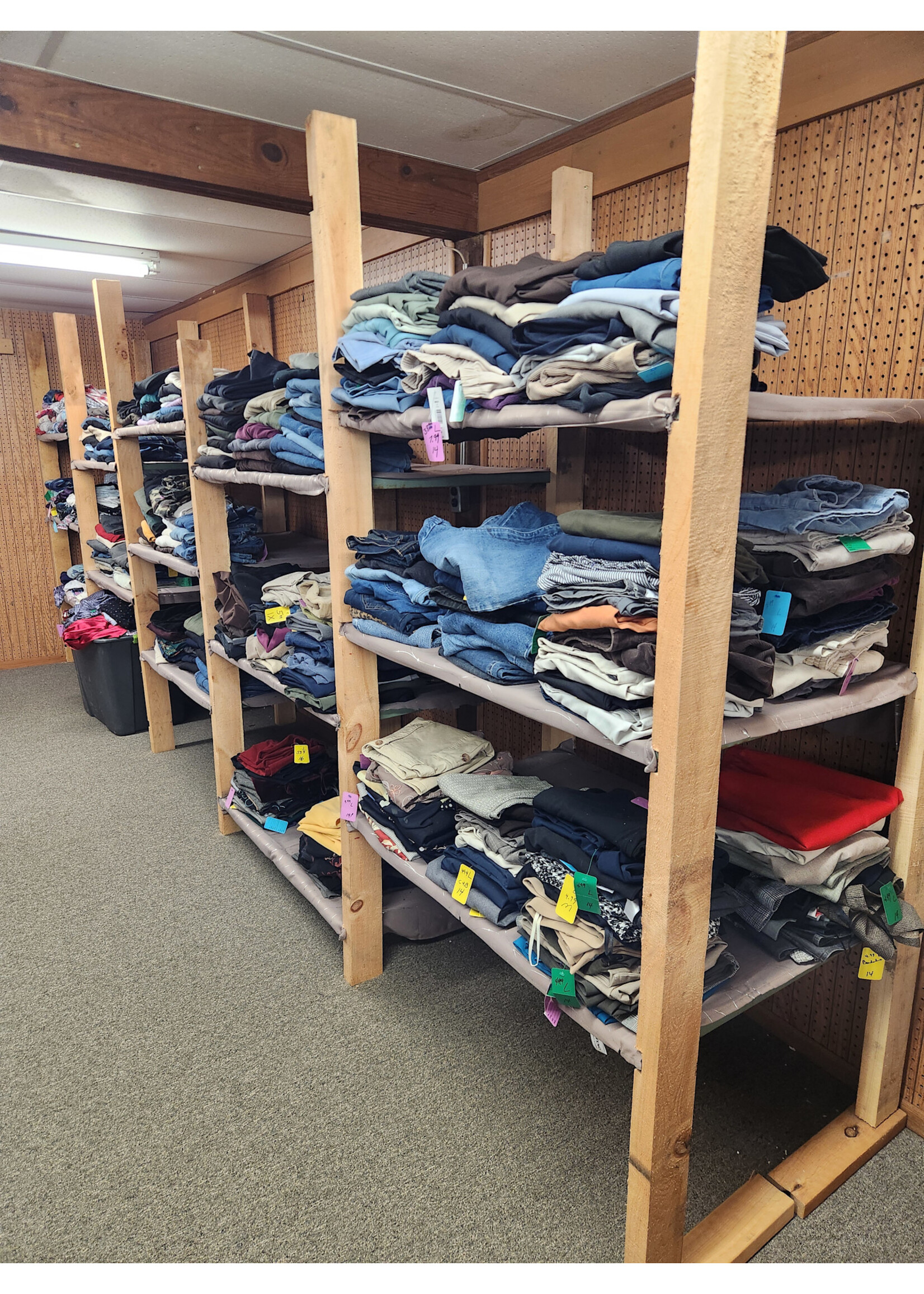 LIMITED TIME! Thrift Clothing - You Pick 15