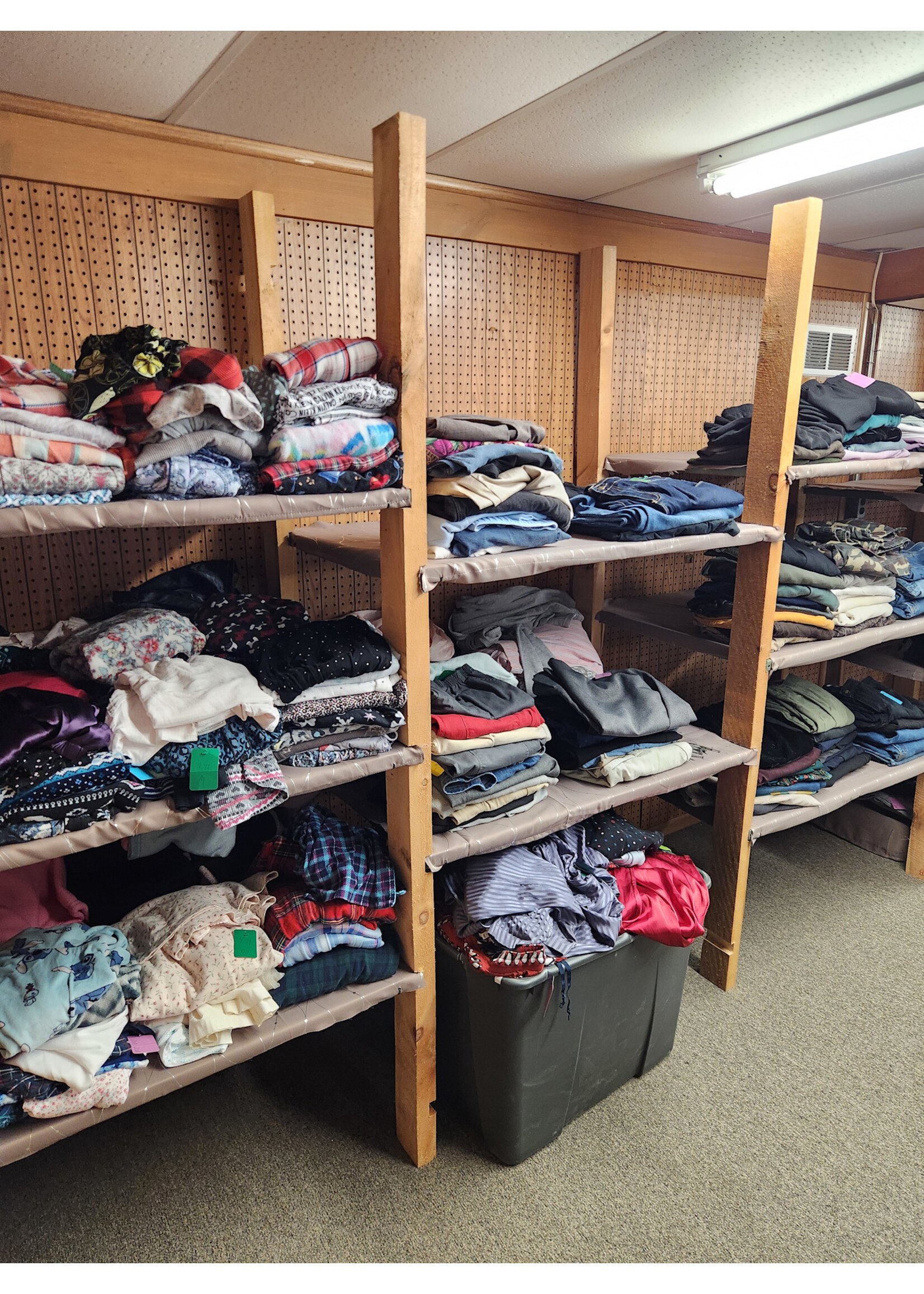 LIMITED TIME! Thrift Clothing - You Pick 15