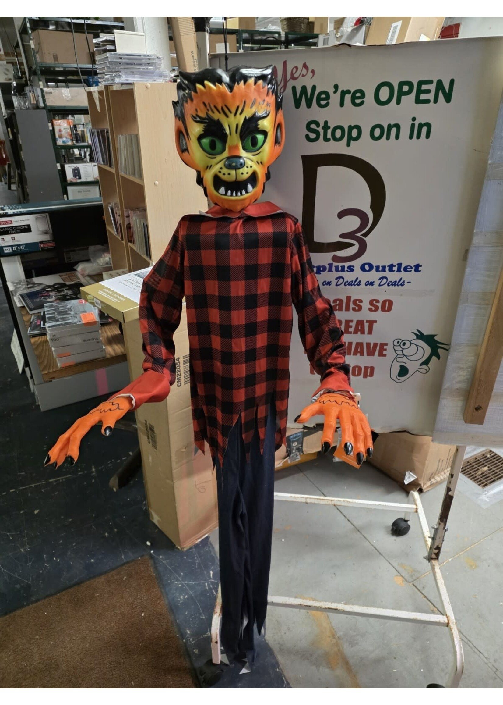 Hyde and EEK! Sound & Light Werewolf Ghoul w/Posable Arms from Target NWT