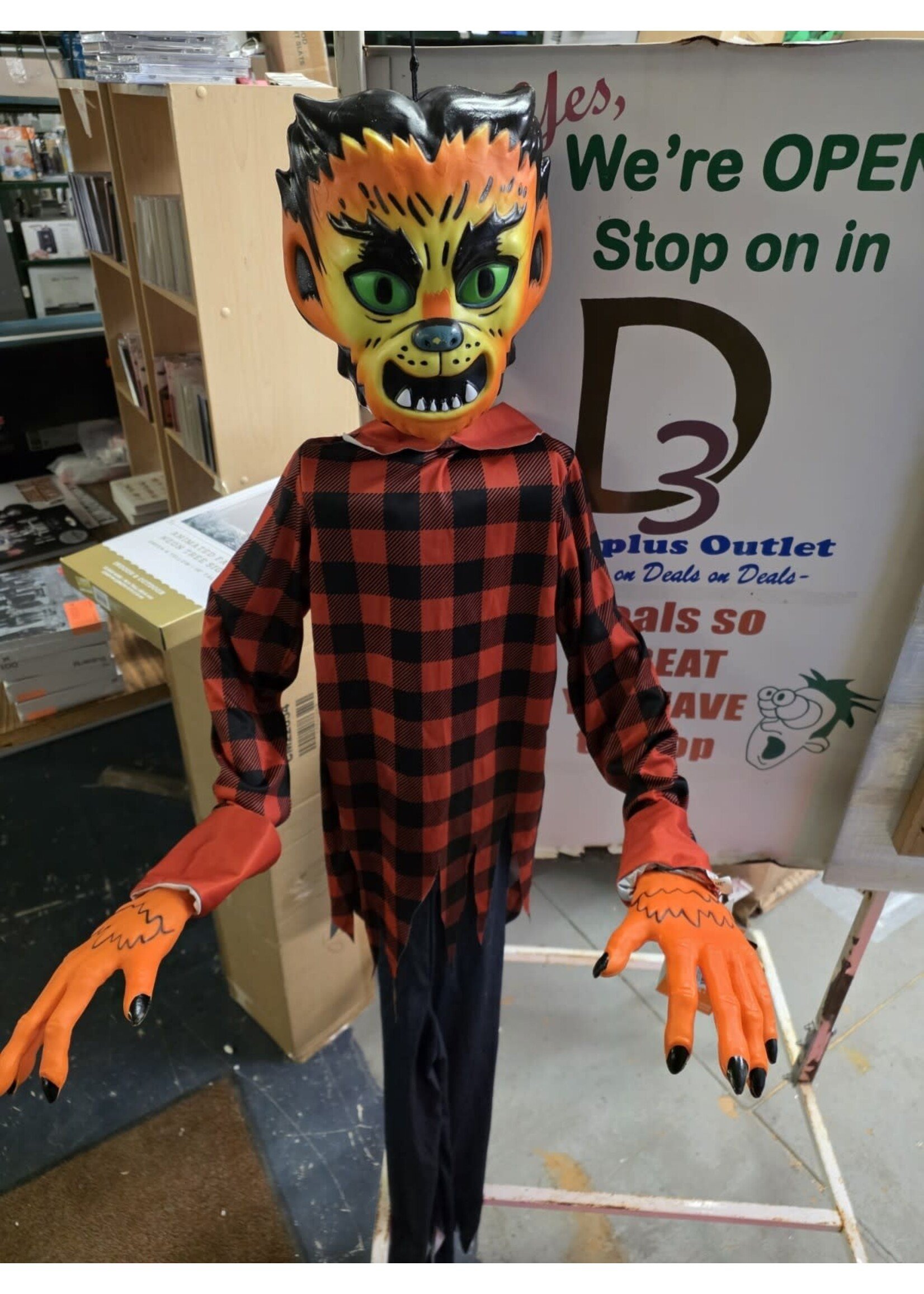 Hyde and EEK! Sound & Light Werewolf Ghoul w/Posable Arms from Target NWT