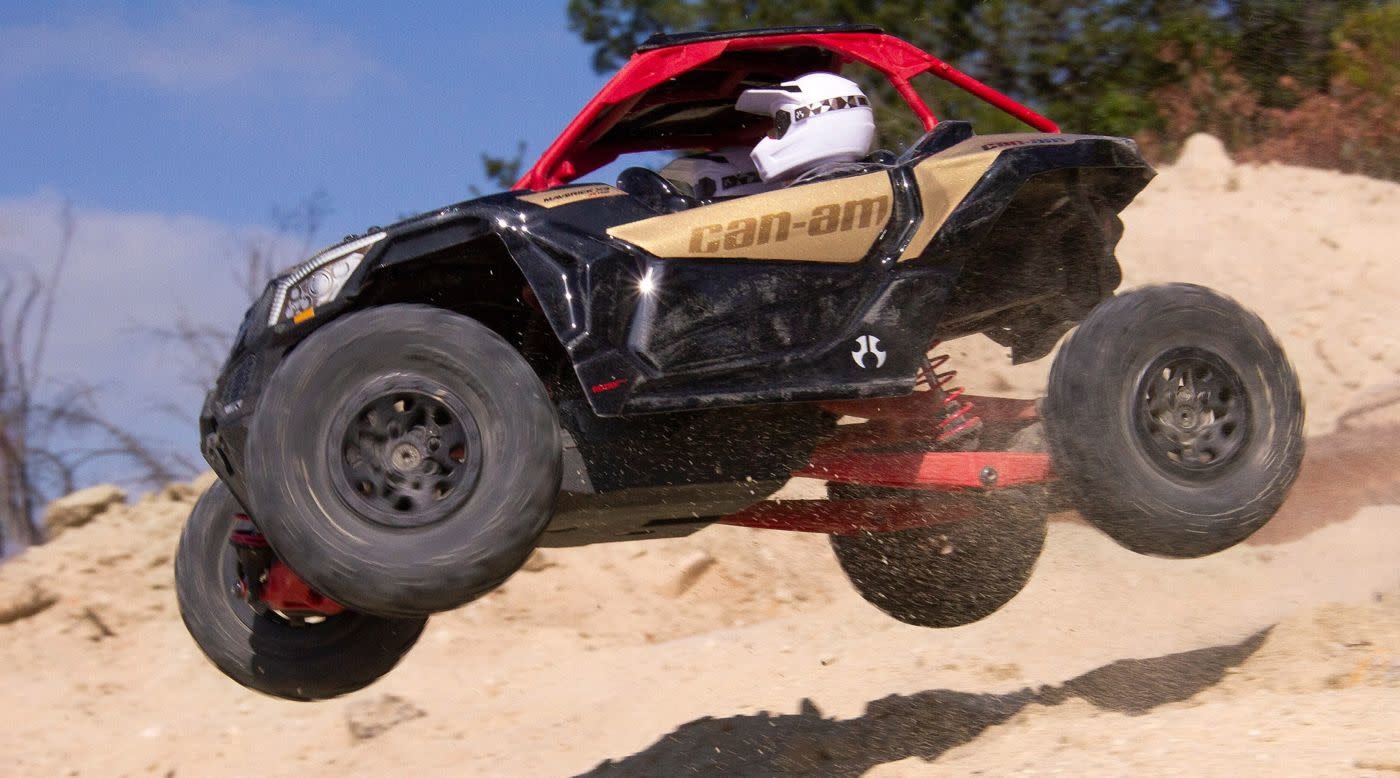 https://cdn.shoplightspeed.com/shops/633886/files/23664284/axial-1-18-yeti-jr-can-am-maverick-4wd-brushed-rtr.jpg