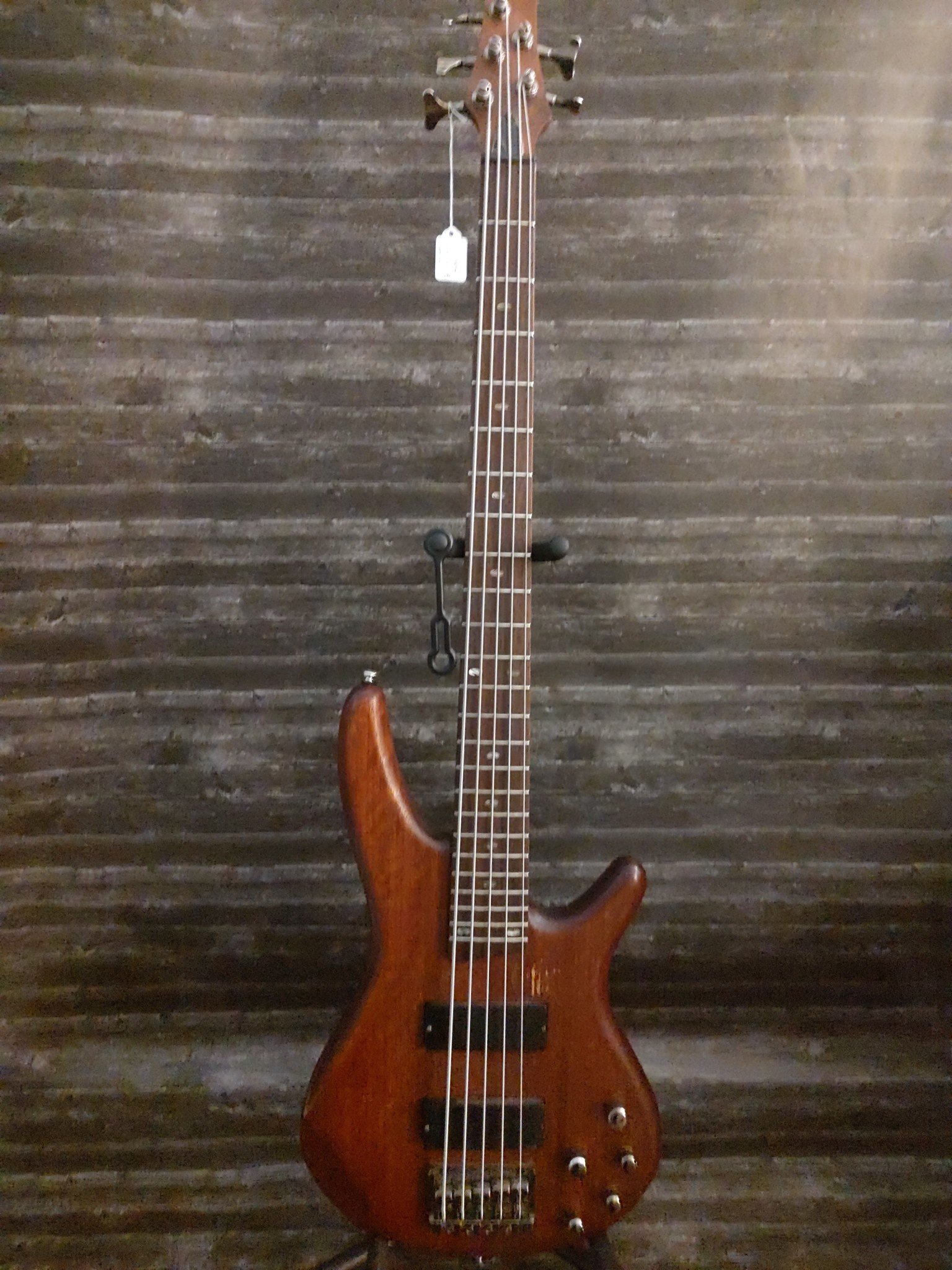 Ibanez SoundGear SR495 5 string bass