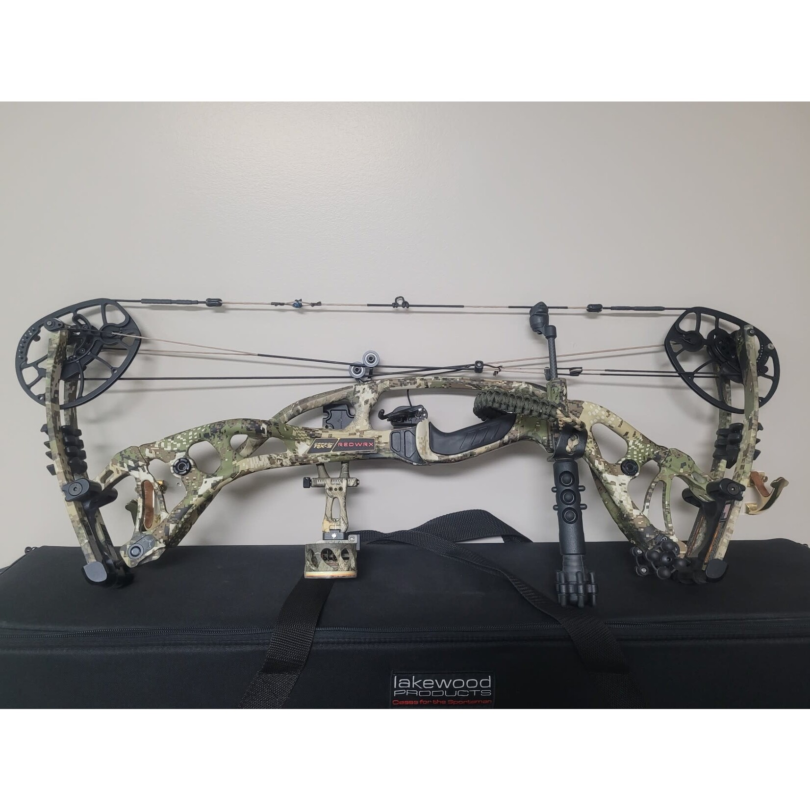 Hoyt Used Hoyt Carbon RX-3 Redwrx Compound Bow Package
