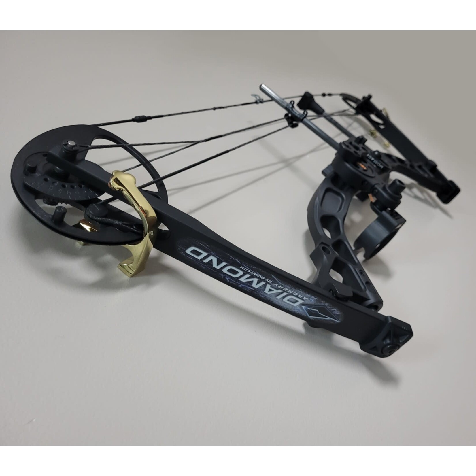 Used Diamond Infinite Edge Bow Package