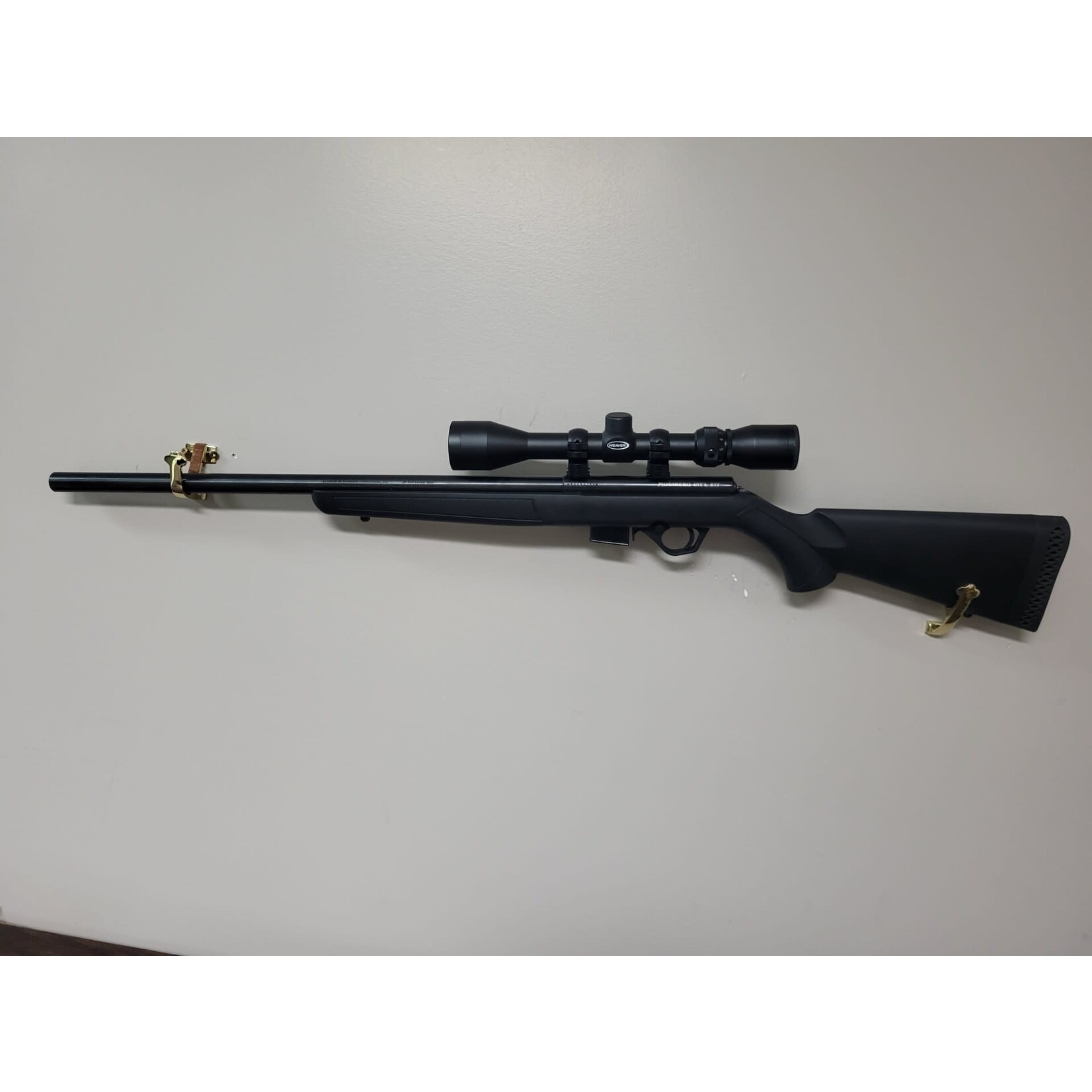 Mossberg 17 hmr - Used Mossberg 817 w/ Weaver 3-9x40