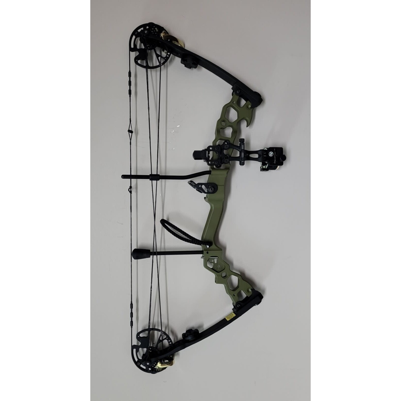 APA Used APA Serpent Right Hand Compound Bow Package