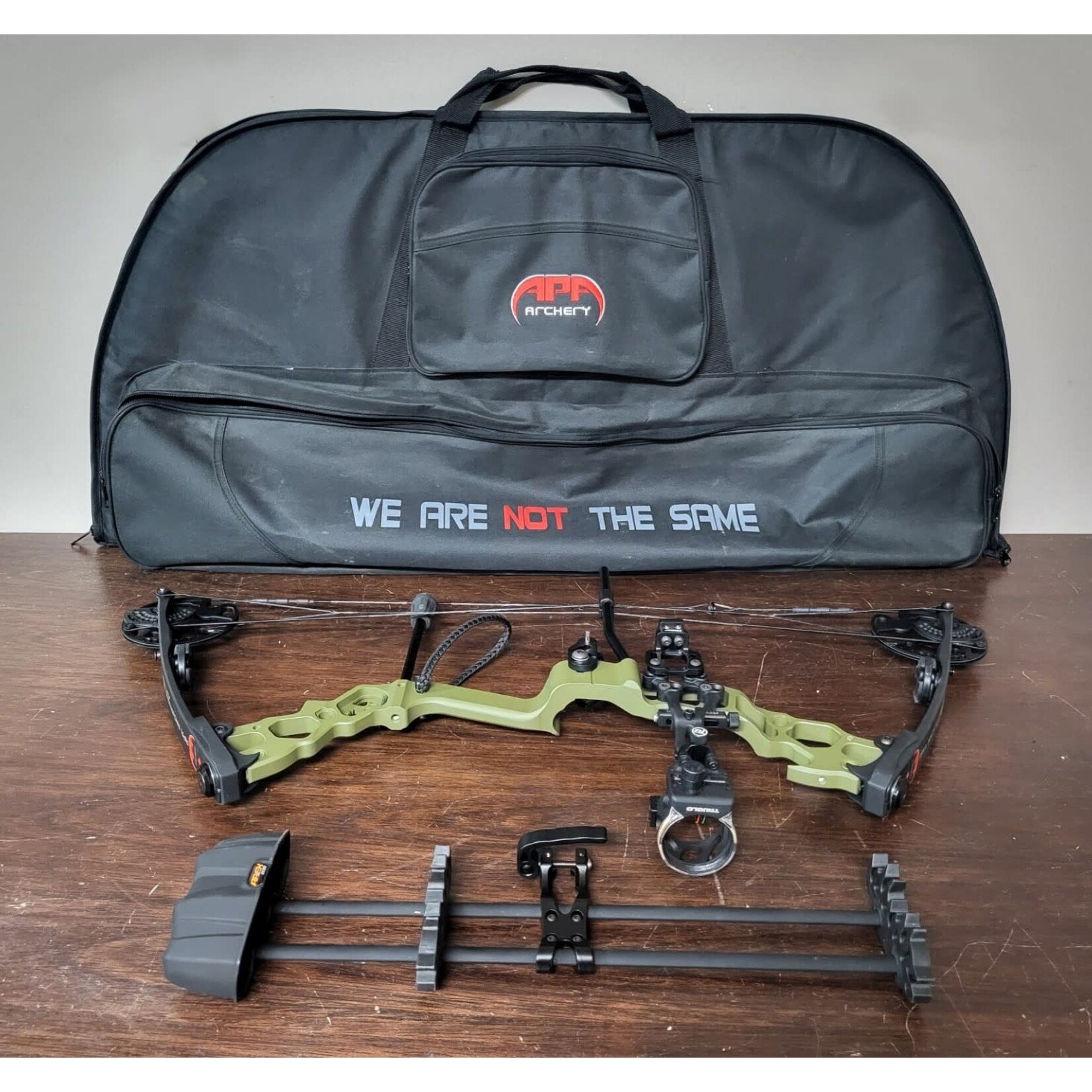 APA Used APA Serpent Right Hand Compound Bow Package