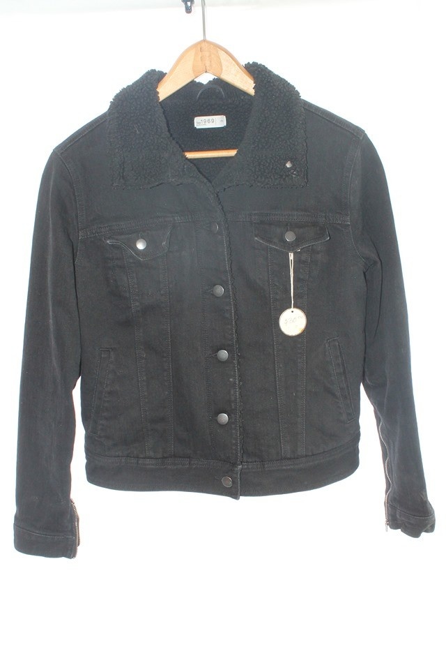 gap black denim jacket