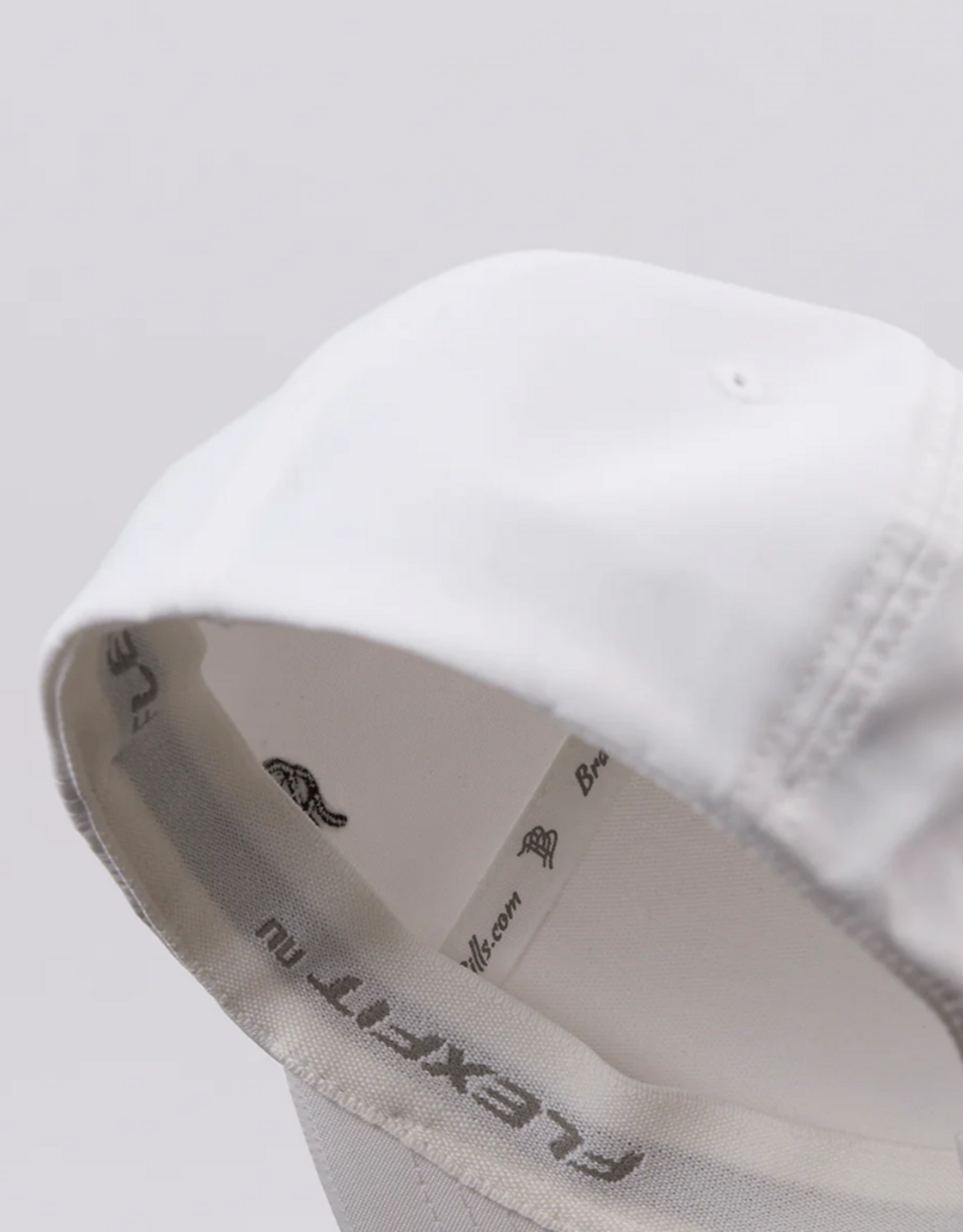 BRANDED BILLS BB FLEXFIT PERFORMANCE FITTED HAT