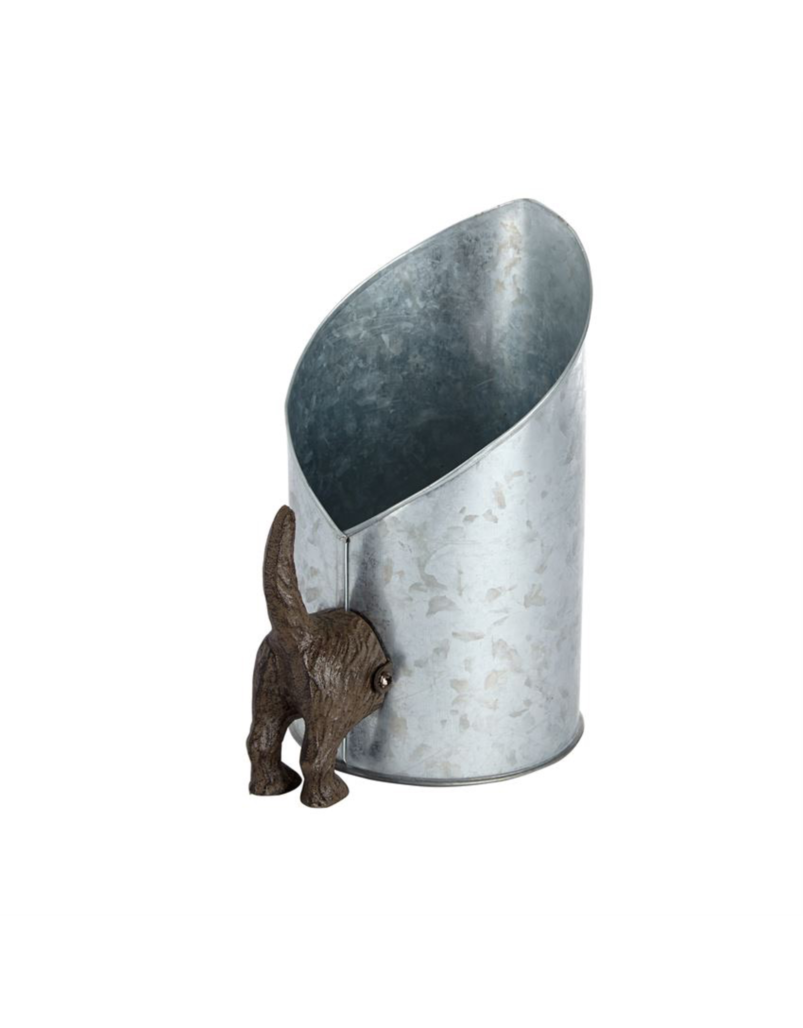 dog food tin and scoop