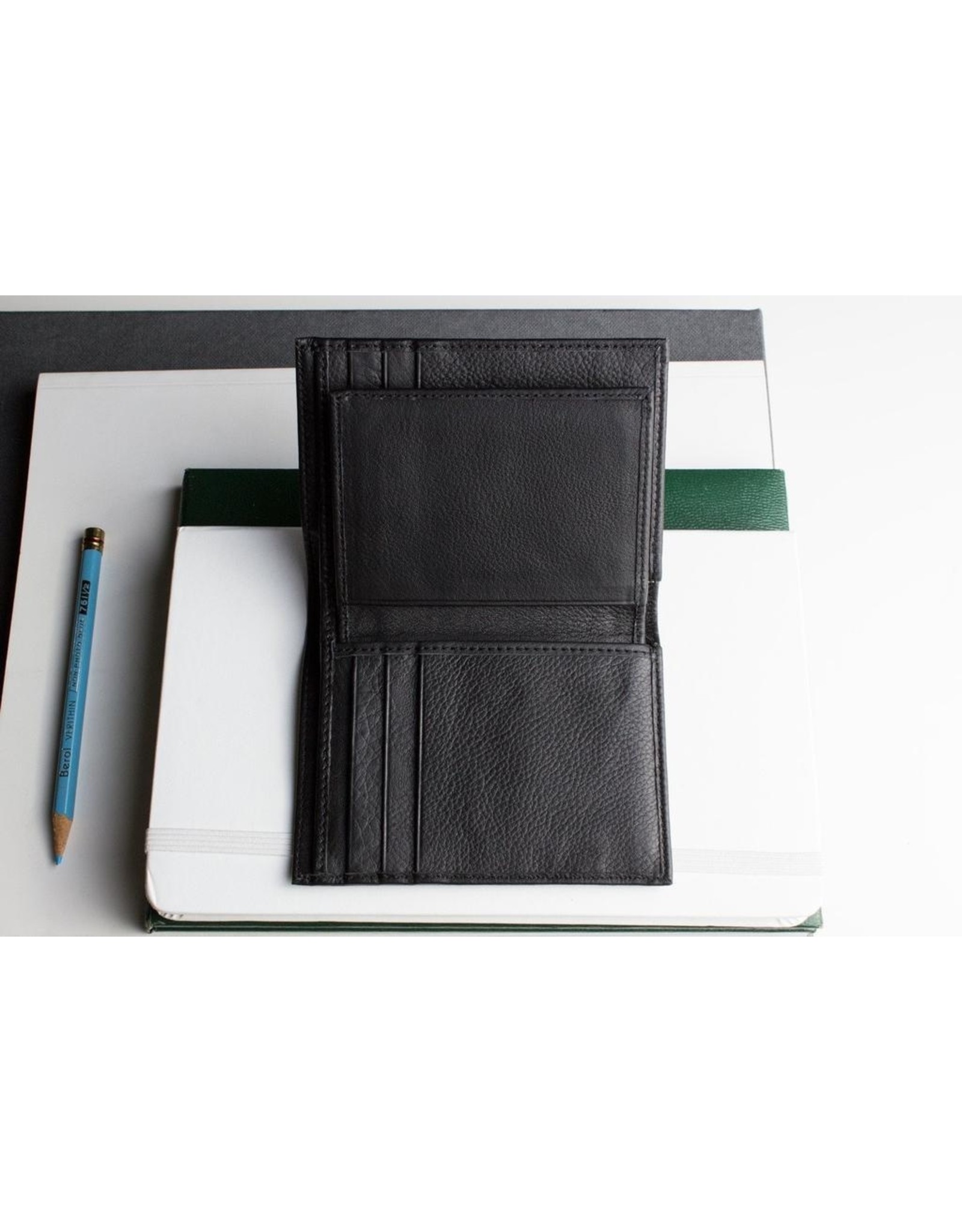 Slimfold Passcase Leather Wallet In Black