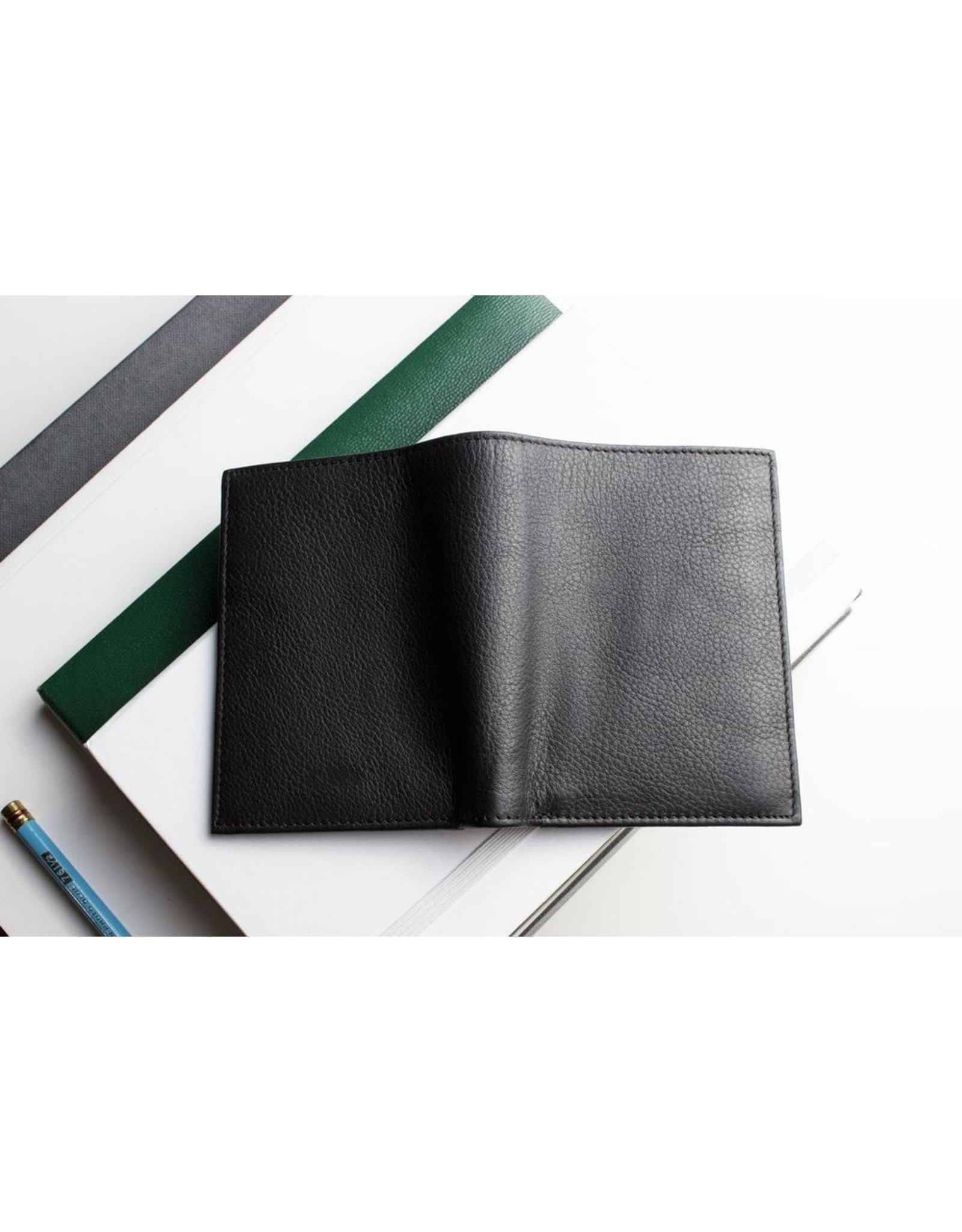 Slimfold Passcase Leather Wallet In Black