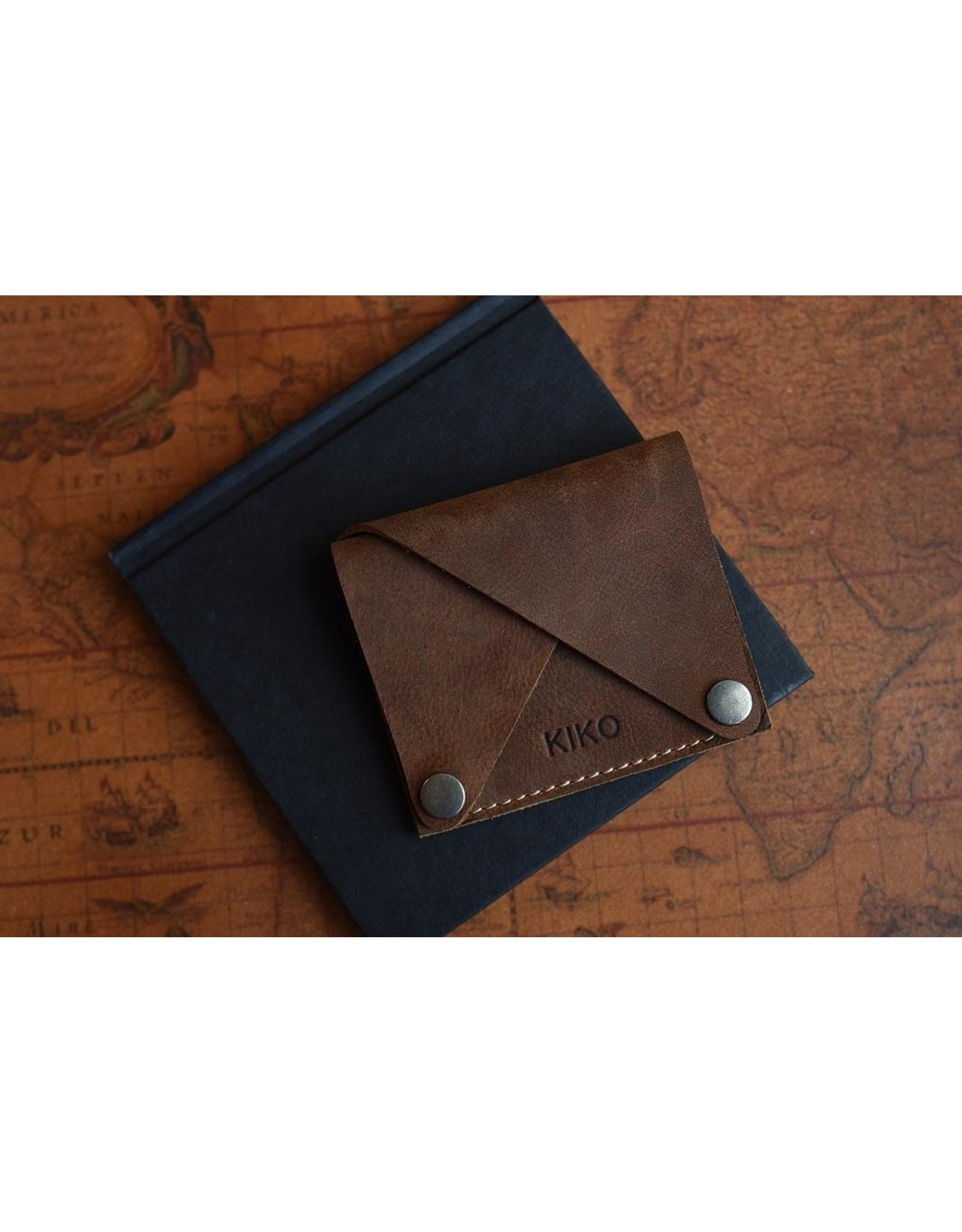 Wing Fold Card Case In Brown