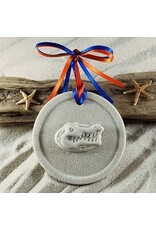 DIGS-N-GIFTS University of Florida Gators Sand Christmas Ornament