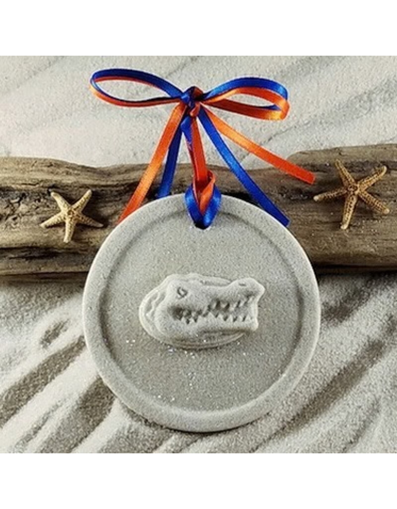 DIGS-N-GIFTS University of Florida Gators Sand Christmas Ornament