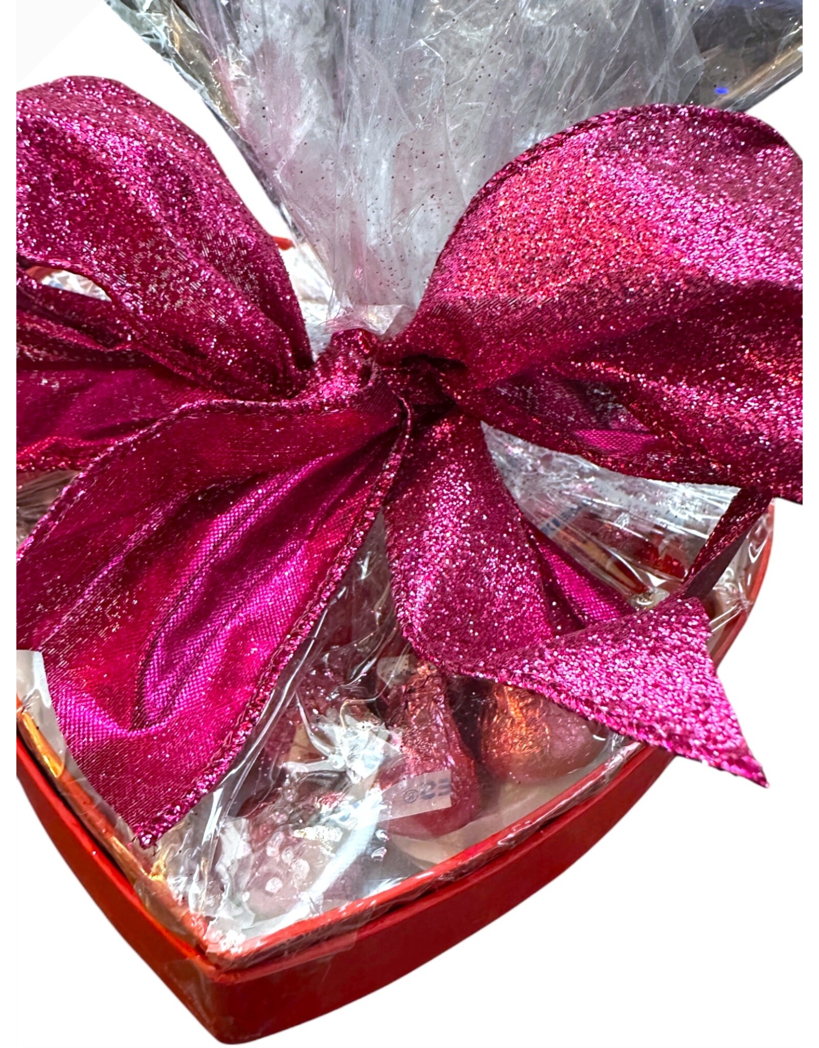 DIGS-N-GIFTS Valentine’s Boxed Chocolates Hershey Kisses 7" Heart Box