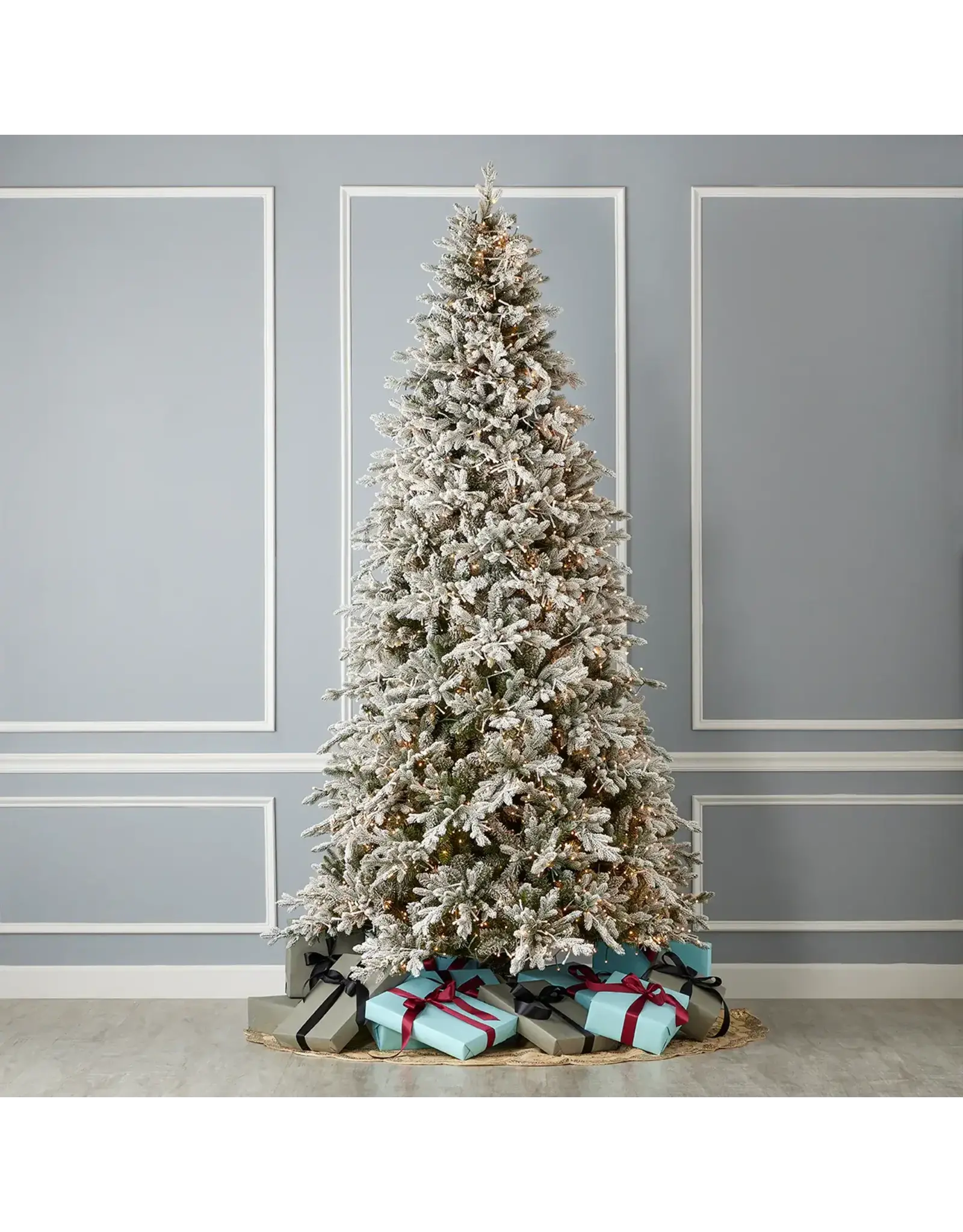 Seasonal Dandan Flocke Pine Tree 7,5 ft