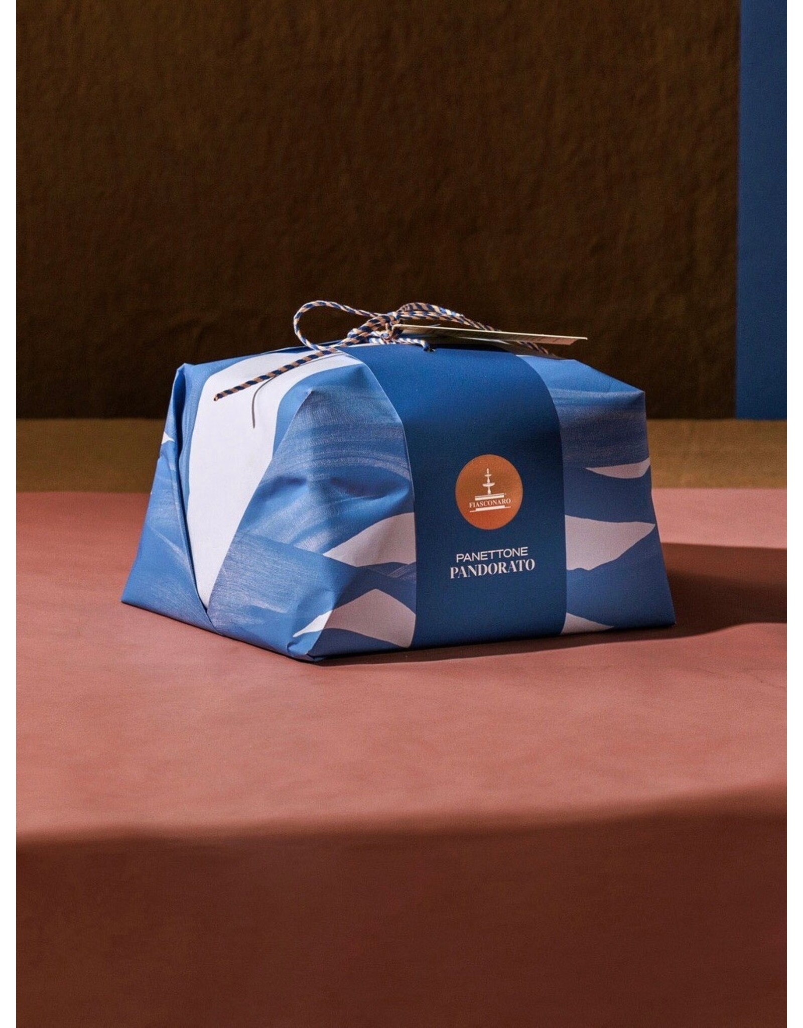 FIASCONARO Panettone Italian Holiday Bread Cake 860g Pandorato