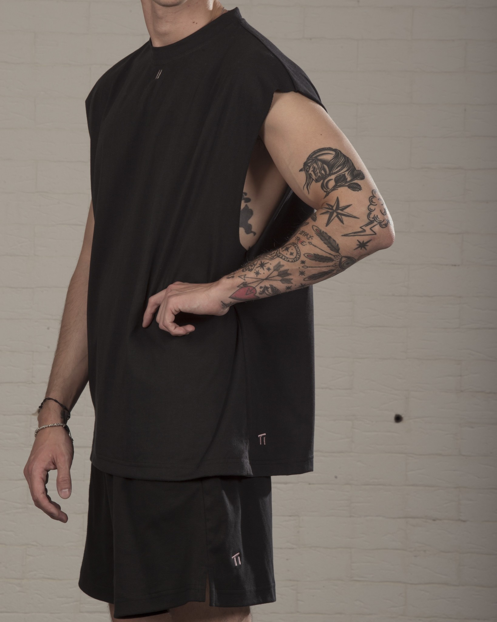 PRIMAL PI Sleeveless Black
