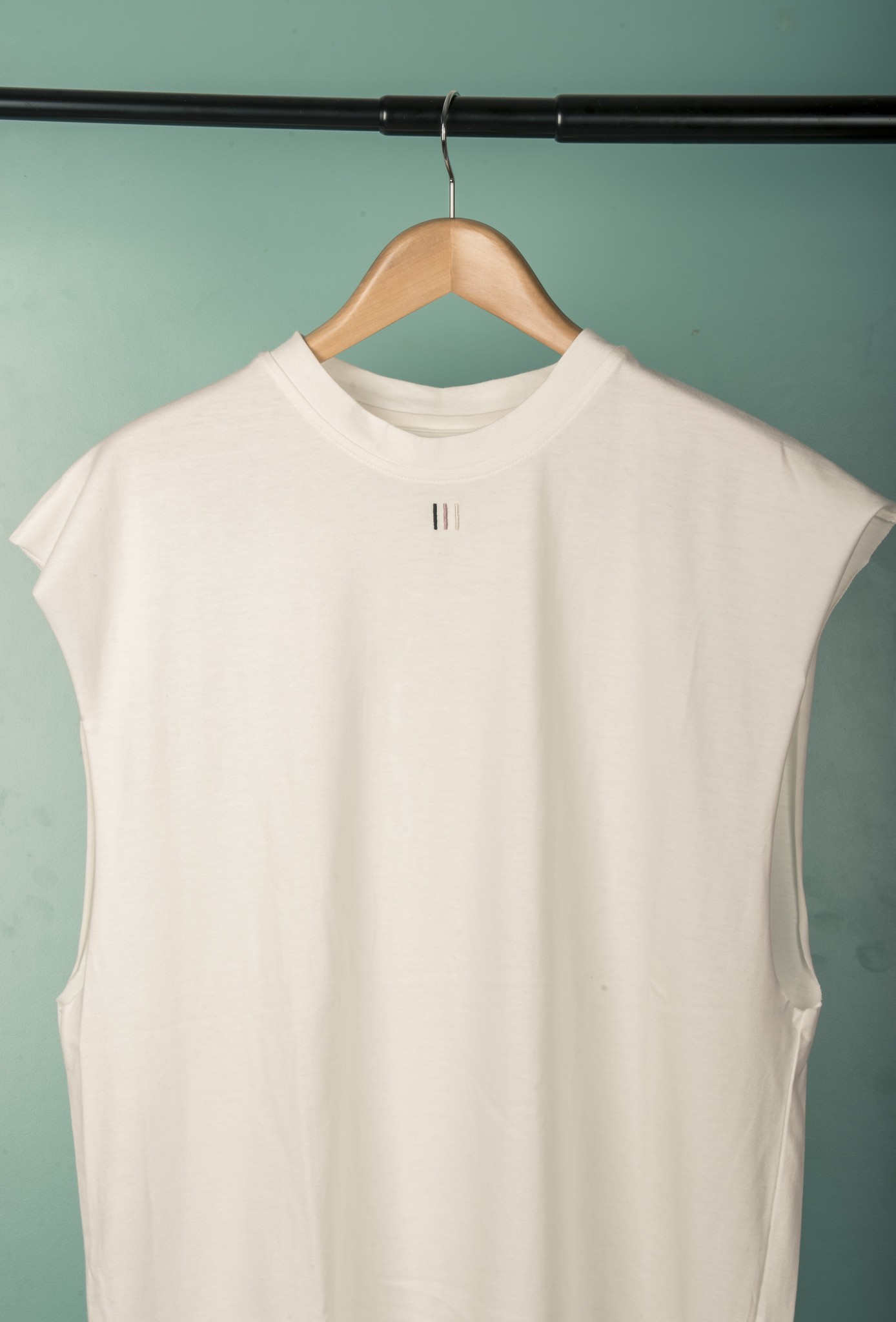 PRIMAL PI Sleeveless Off-White