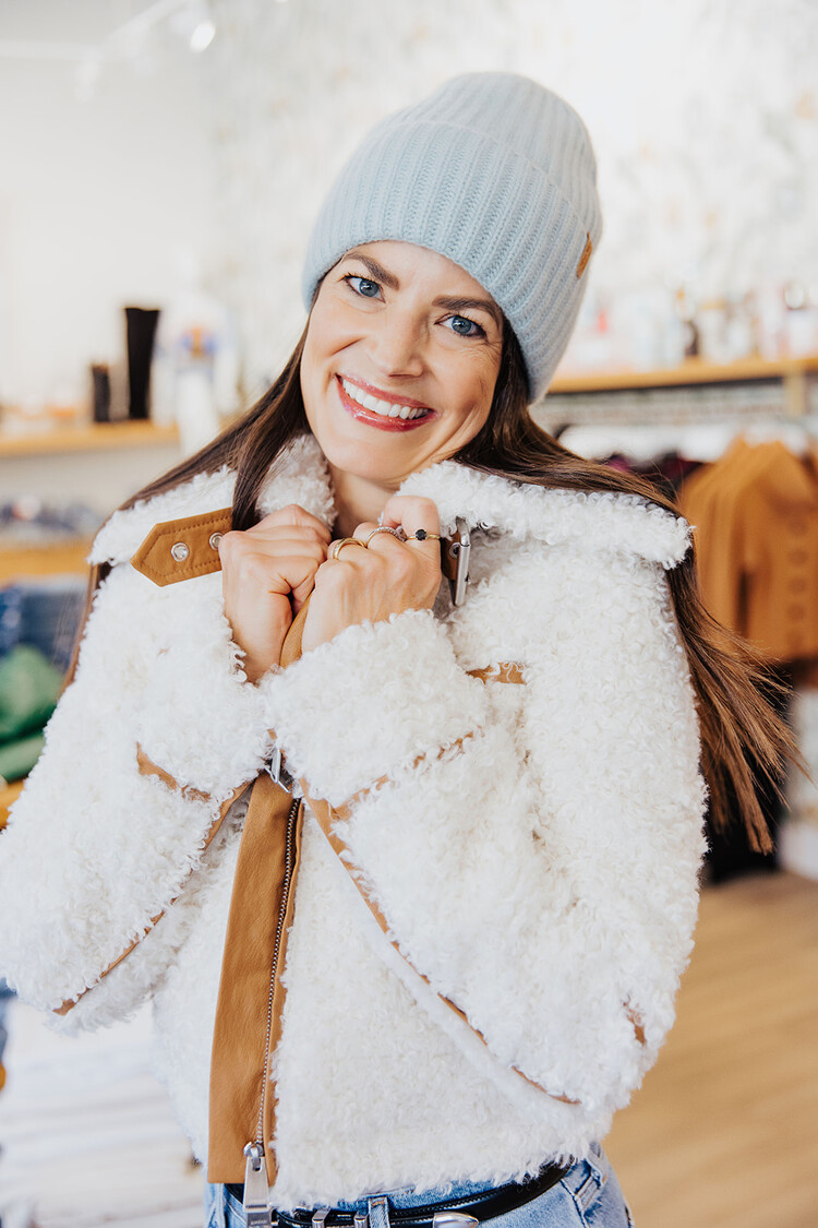 VINCE BOILED CASHMERE HAT