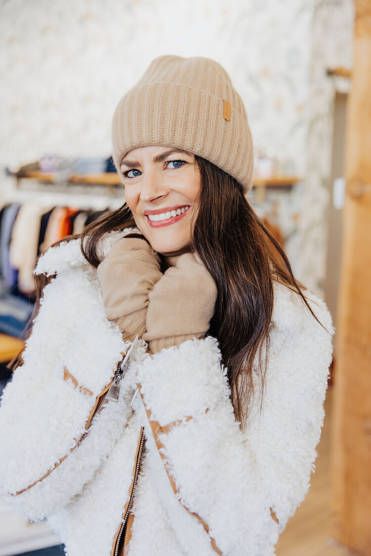 VINCE BOILED CASHMERE HAT