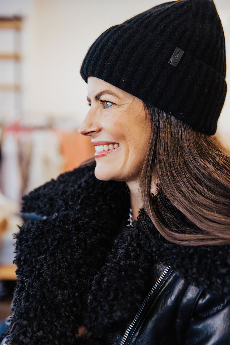 VINCE BOILED CASHMERE HAT