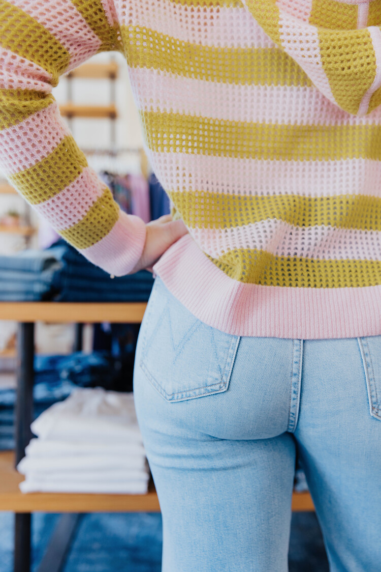 MOTHER DENIM HUSTLER ROLLER FLOOD