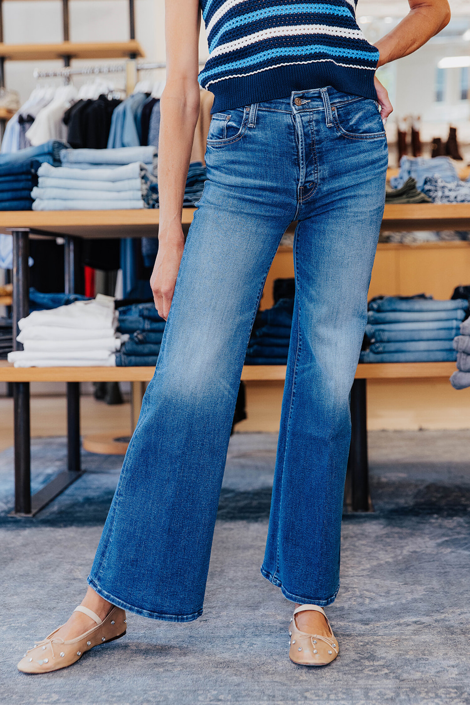 デニム・ジーパン MOTHER 'The Roller Sneak' jeans MOTHER The Tomcat Roller Sneak Jeans | Free People