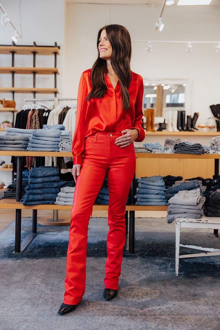 L'AGENCE RUTH STRAIGHT JEAN